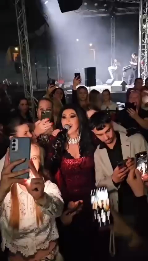 Split na nogama: Dragana Mirković priredila spektakl u Hrvatskoj za Dan žena VIDEO 5 Dragana Mirkovic 5