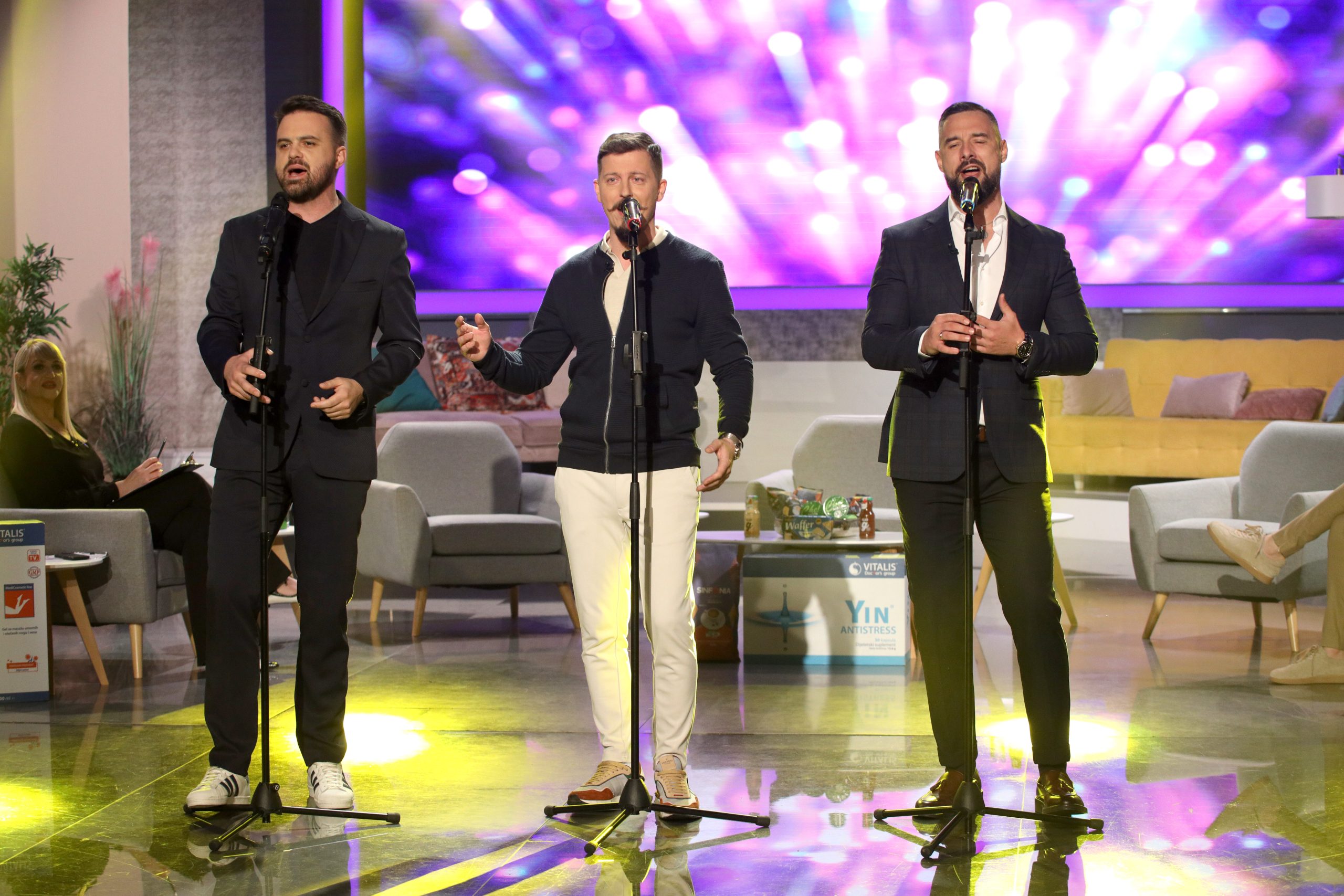 Zvezde Granda na okupu nakon 18 godina, studio vrvi od emocija (VIDEO) 5 NEMANJA STEVANOVIC DINCA DUSAN SVILAR ZGS SNIMANJE 26032025 FOTO MUNJA 48 ok