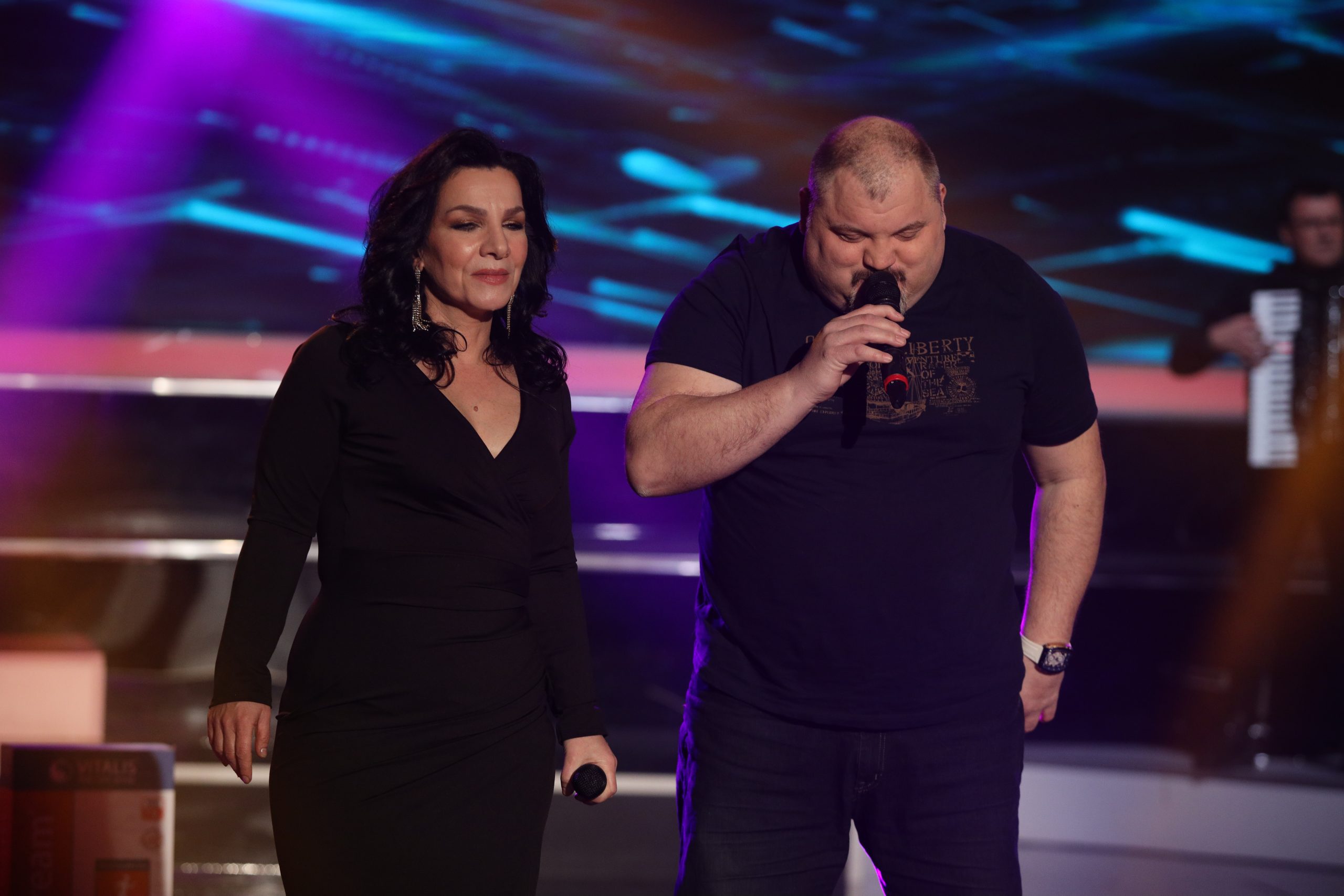Bio je zvezda '90-tih, danas ga ne biste prepoznali: Oliver Stojiljković se pojavio u Grandu posle više od dve decenije (VIDEO) 7 Sanja Arsic Oliver Stoiljkovic GP SNIMANJE 18032025 FOTO MUNJA 18