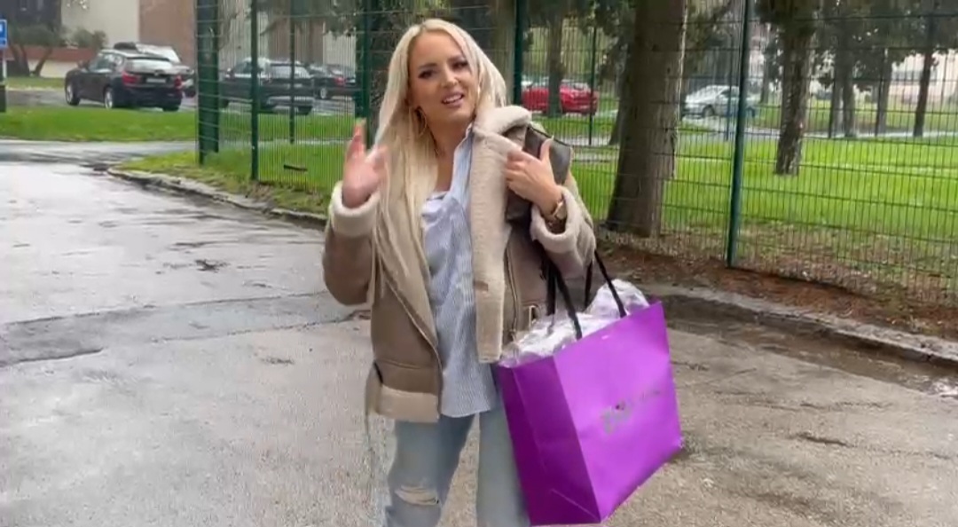 Bivša finalistkinja ponovo u "Zvezdama Granda", svi komentarišu dolazak lepe plavuše (VIDEO) 9 Screenshot 20250327 140645 WhatsApp