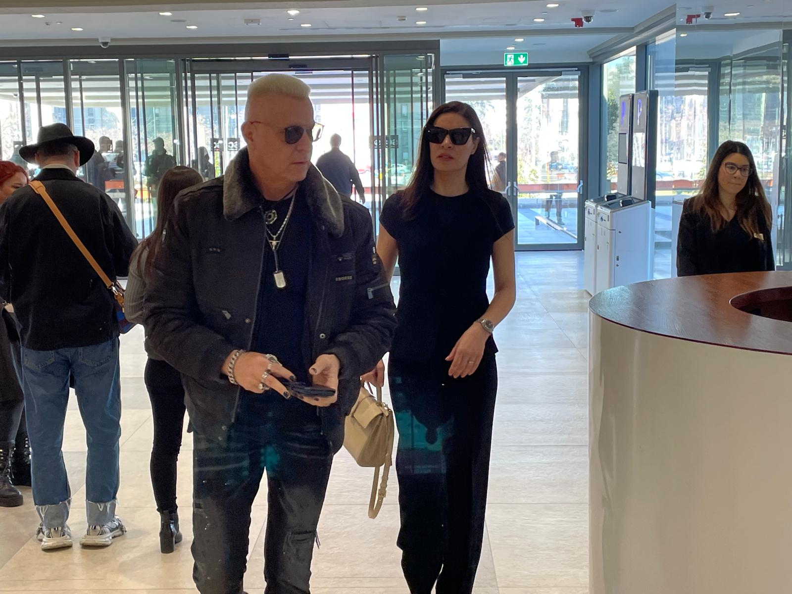 Trudna Prija na komemoraciji Saši Popoviću, Lepa Brena u društvu sina i supruga: Estrada se oprašta od estradnog maga VIDEO 8 WhatsApp Image 2025 03 06 at 09.55.02