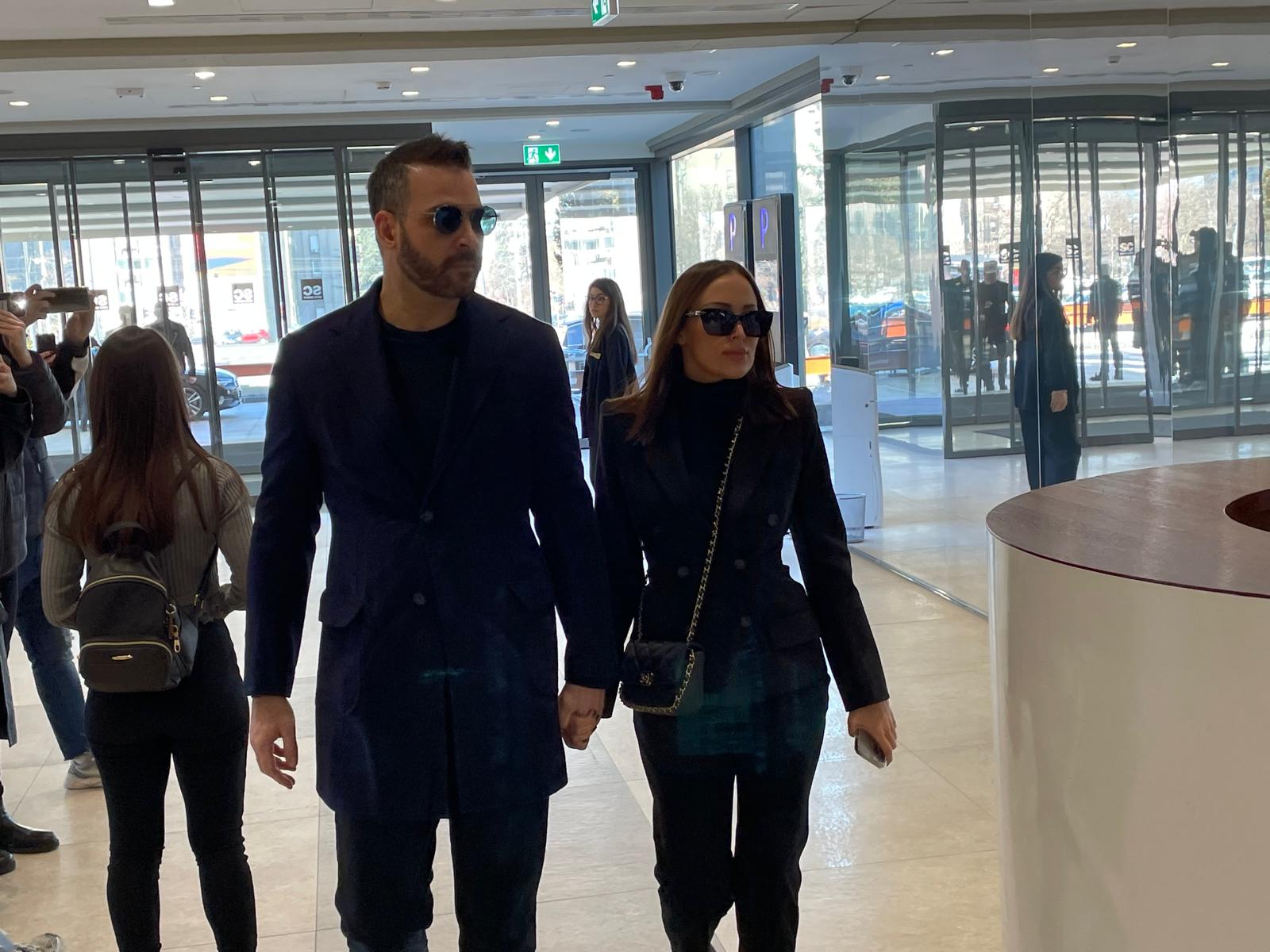 Trudna Prija na komemoraciji Saši Popoviću, Lepa Brena u društvu sina i supruga: Estrada se oprašta od estradnog maga VIDEO 6 WhatsApp Image 2025 03 06 at 09.55.03 4