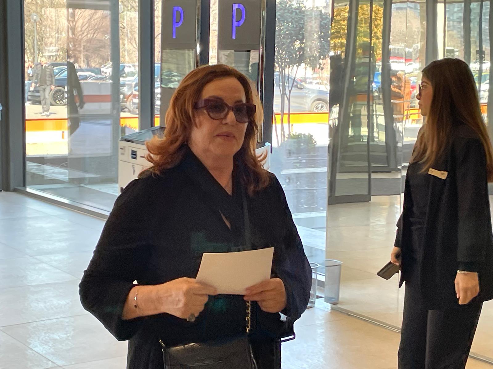 Trudna Prija na komemoraciji Saši Popoviću, Lepa Brena u društvu sina i supruga: Estrada se oprašta od estradnog maga VIDEO 7 WhatsApp Image 2025 03 06 at 09.59.24 1