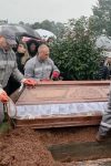 Sahranjen brat Viki Miljković: Vladica ispraćen na večni počinak u prisustvu velikog broja ljudi FOTO 2 hui