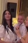 Ceca zapevala sa unukom, mali Željko uzeo mikrofon pa oduševio sve (VIDEO) 3 728976 screenshot 2 censored 4 f