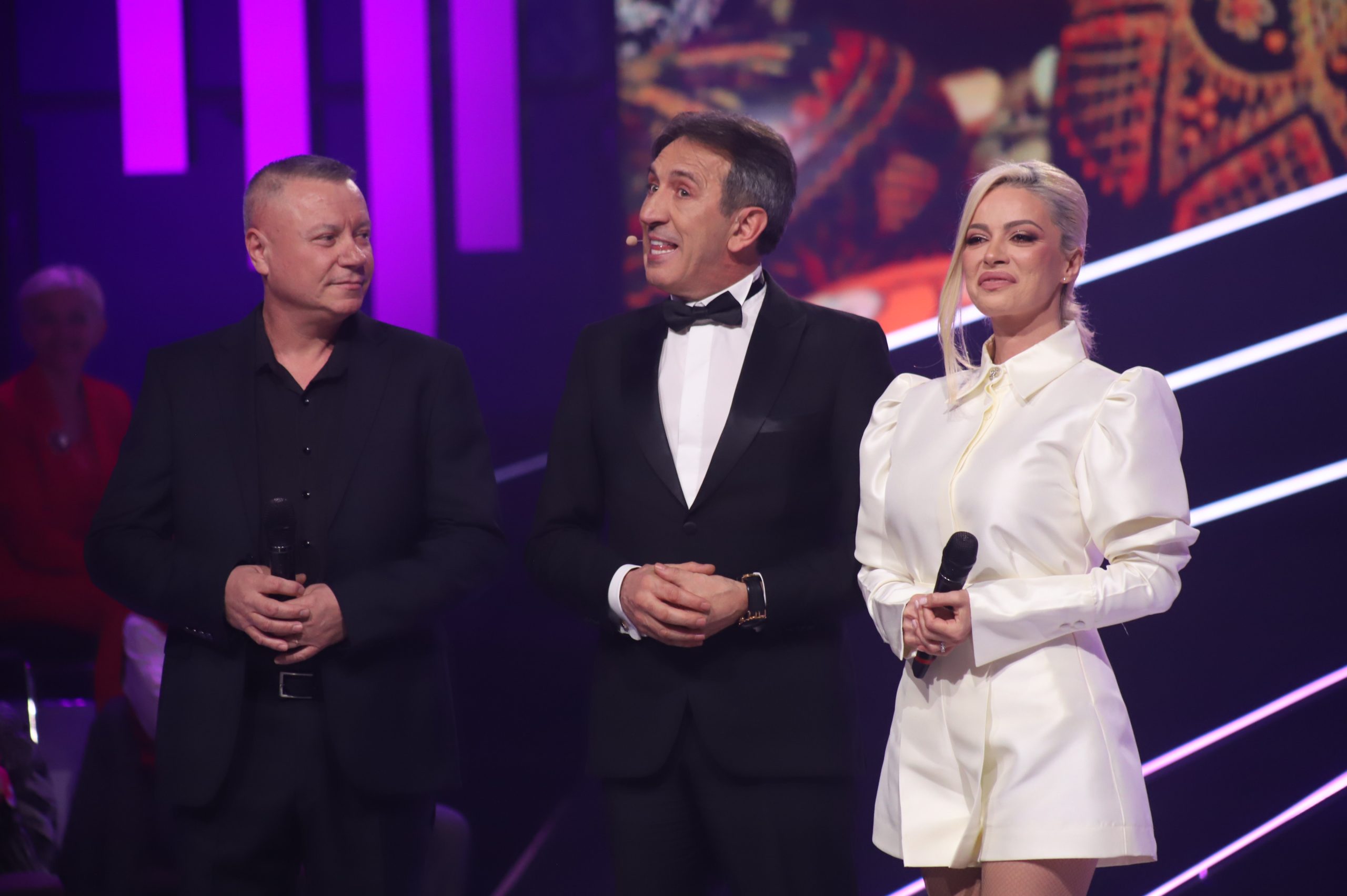 Ovo je bio njegov najbolji nastup do sad, pesma pogodila sve u studiju: ''Vuku vas koreni'' (VIDEO) 10 IMG 4172