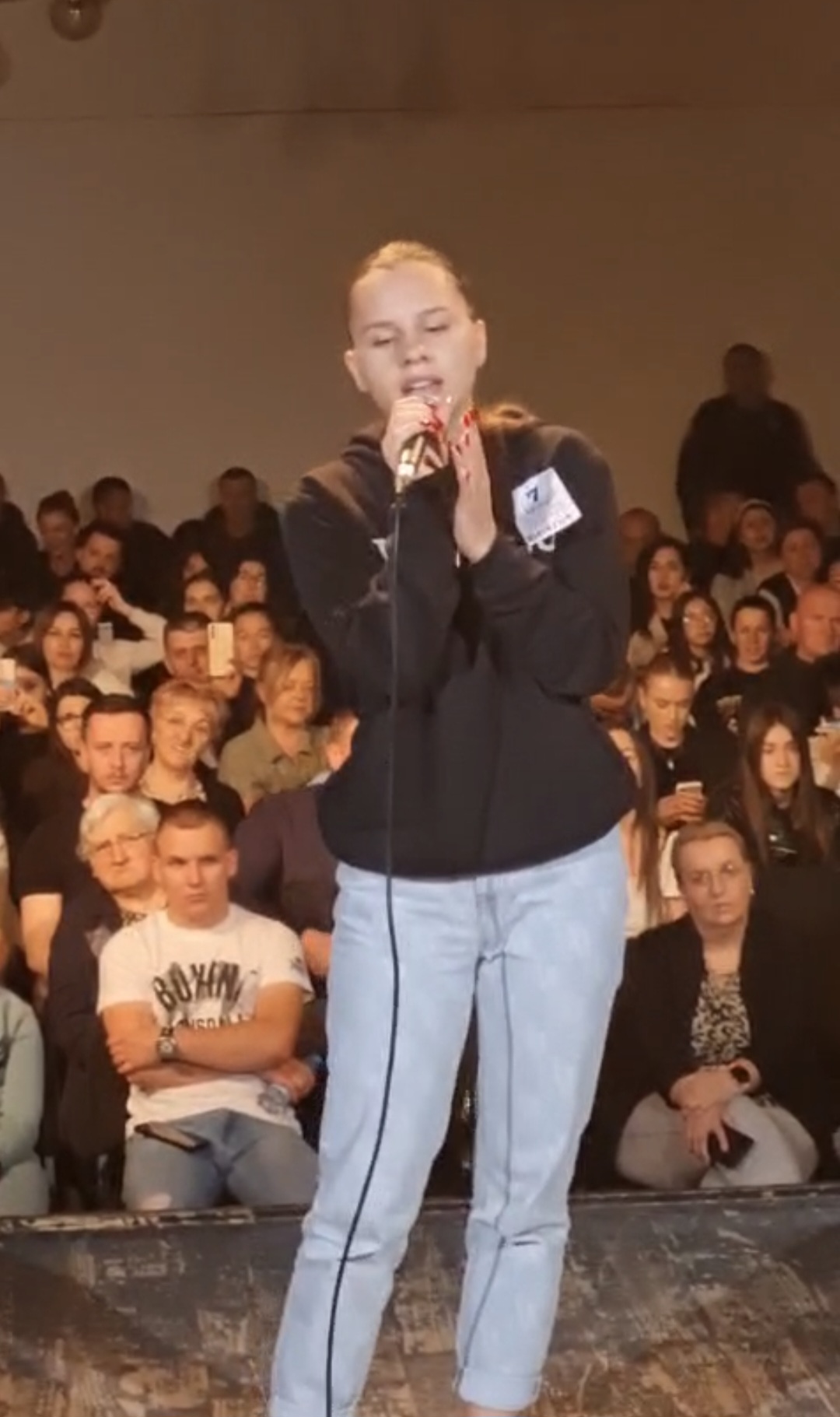 Devojčica pustila glas na audiciji Zvezda Granda, žiri i publika u sali ostali bez teksta (VIDEO) 6 devojcica iz trebinja