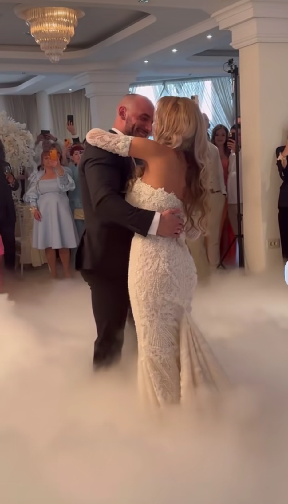 Mladenci iznenadili svatove: Tea Tairović i njen suprug odabrali su ovu pesmu za prvi ples VIDEO 8 Screenshot 20250425 193437 com.zhiliaoapp.musically edit 193243706978845