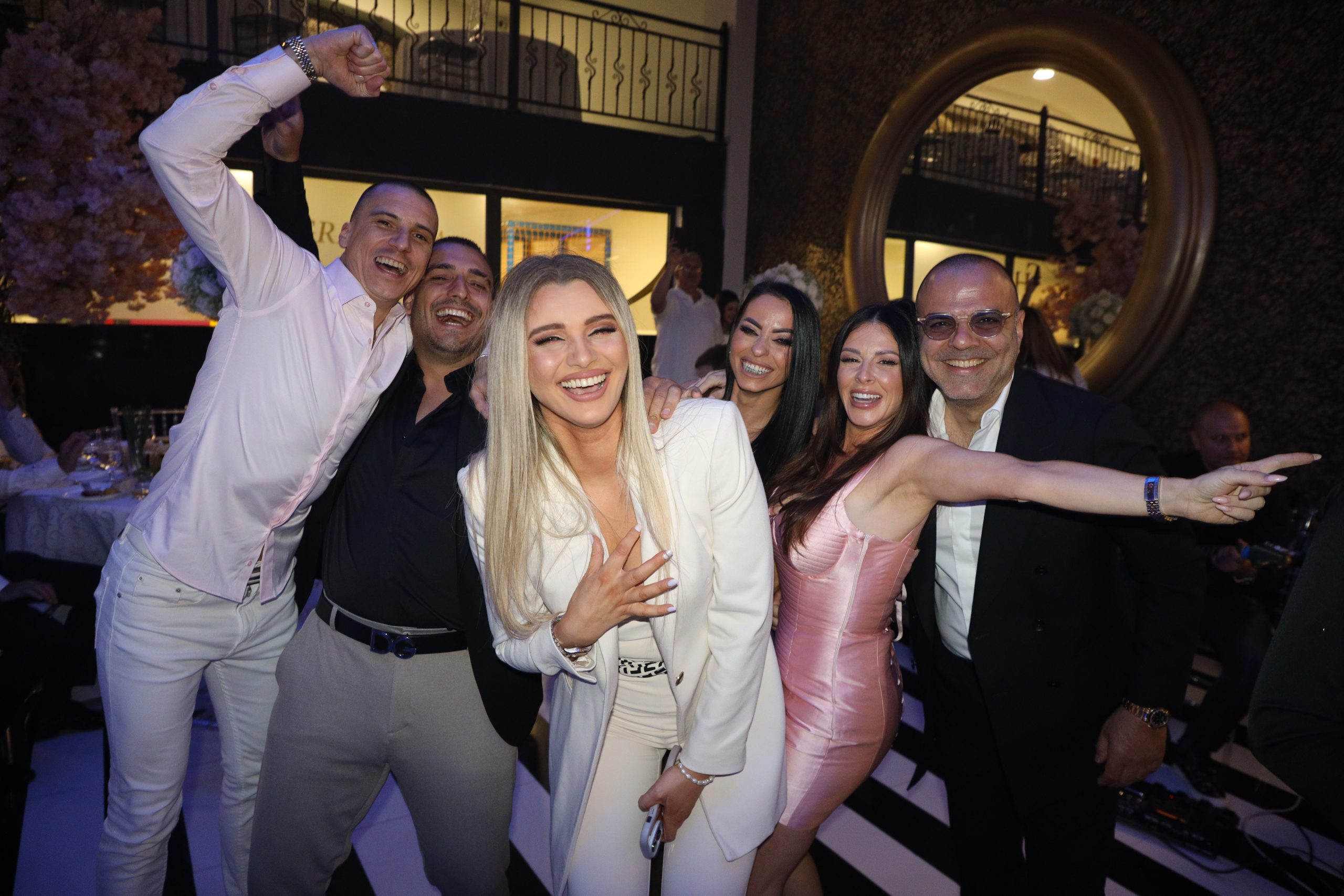 Ana Sević i Darko Lazić sa novim ljubavima u istom kadru: Fotografije o kojima bruji javnost 7 0A0A0118