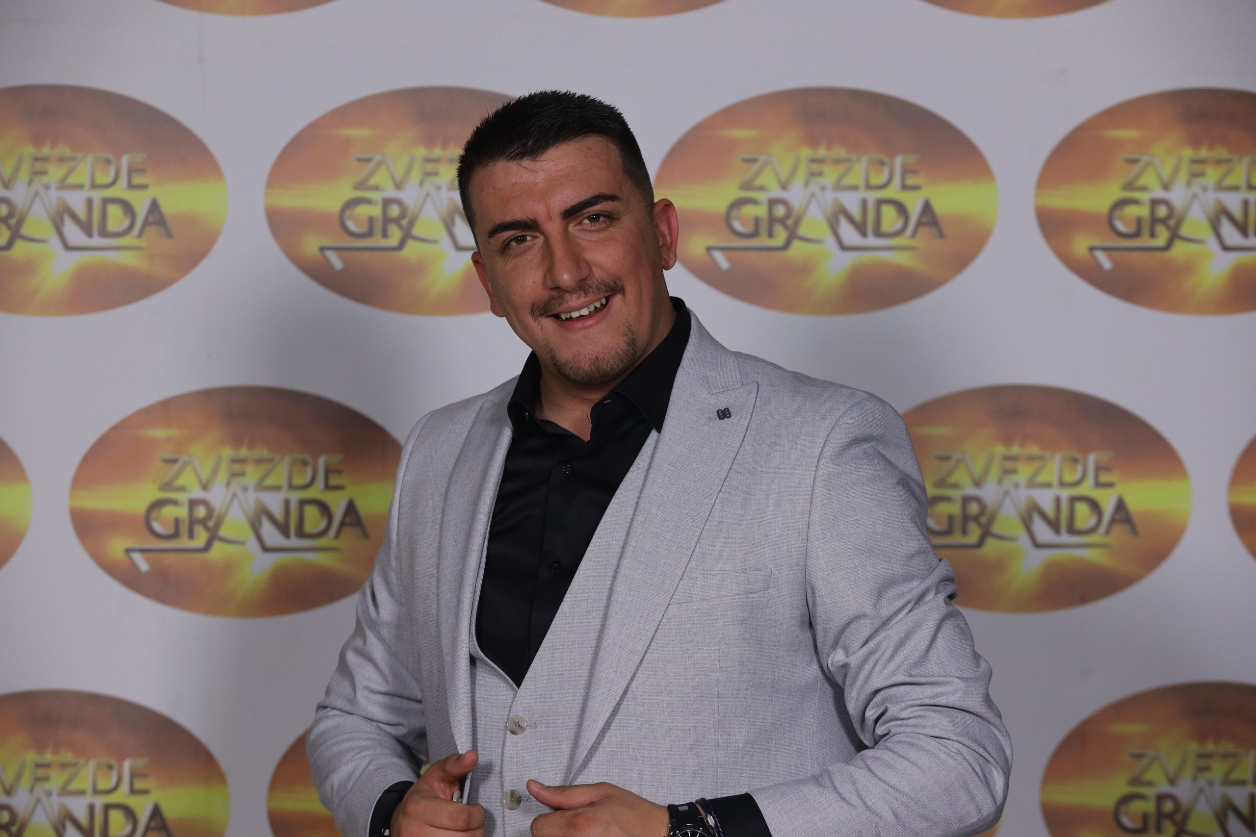 Biografije finalista "Zvezda Granda": Njih 20 se bori za pobedu 25 DANIJEL SAVIC 29 GOD. STARCEVO 13