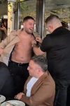Prvo pojavljivanje Ljube Perućice nakon što je postao otac: U iscepanoj majici stigao na rođendan zvezde Granda (VIDEO) 2 Screenshot 20250513 195425 WhatsApp 1