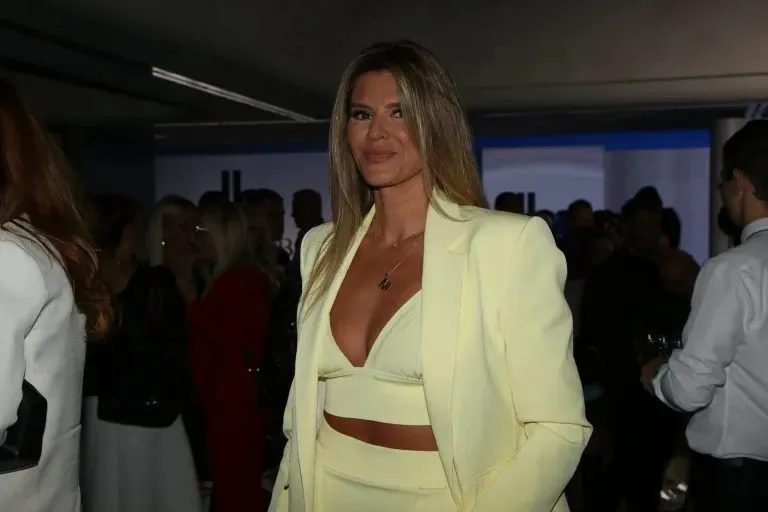 "Majka, sestra, pa Slavica Eklston": Melina otvoreno o odnosu sa prebogatom Srpkinjom: "Divim se mojoj kumi" 6 image 9 37