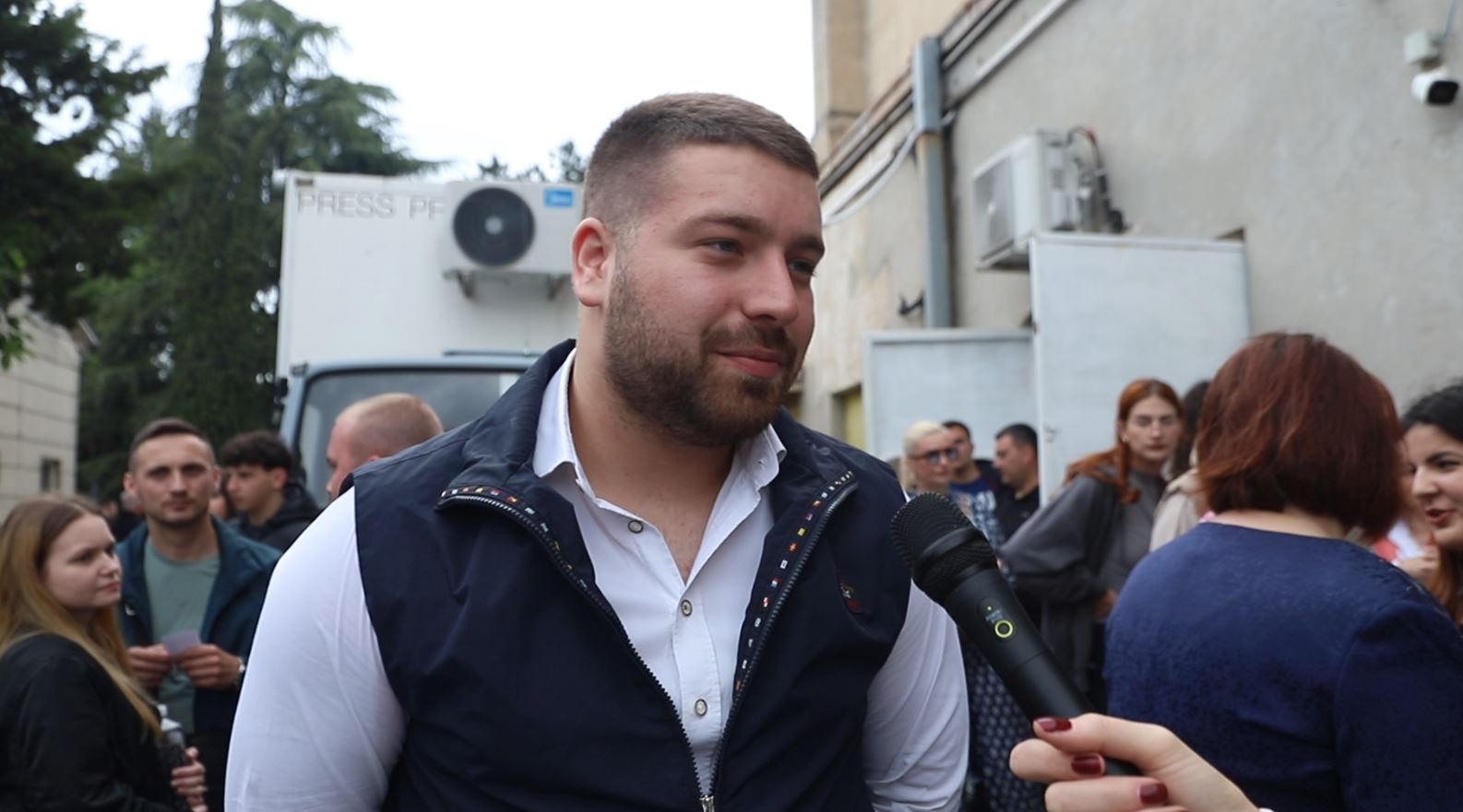 Proslavio se u Nekim novim klincima, a sada želi da postane zvezda Granda: "Pevam, studiram i držim restoran" VIDEO 7 luka ivnacevic 3