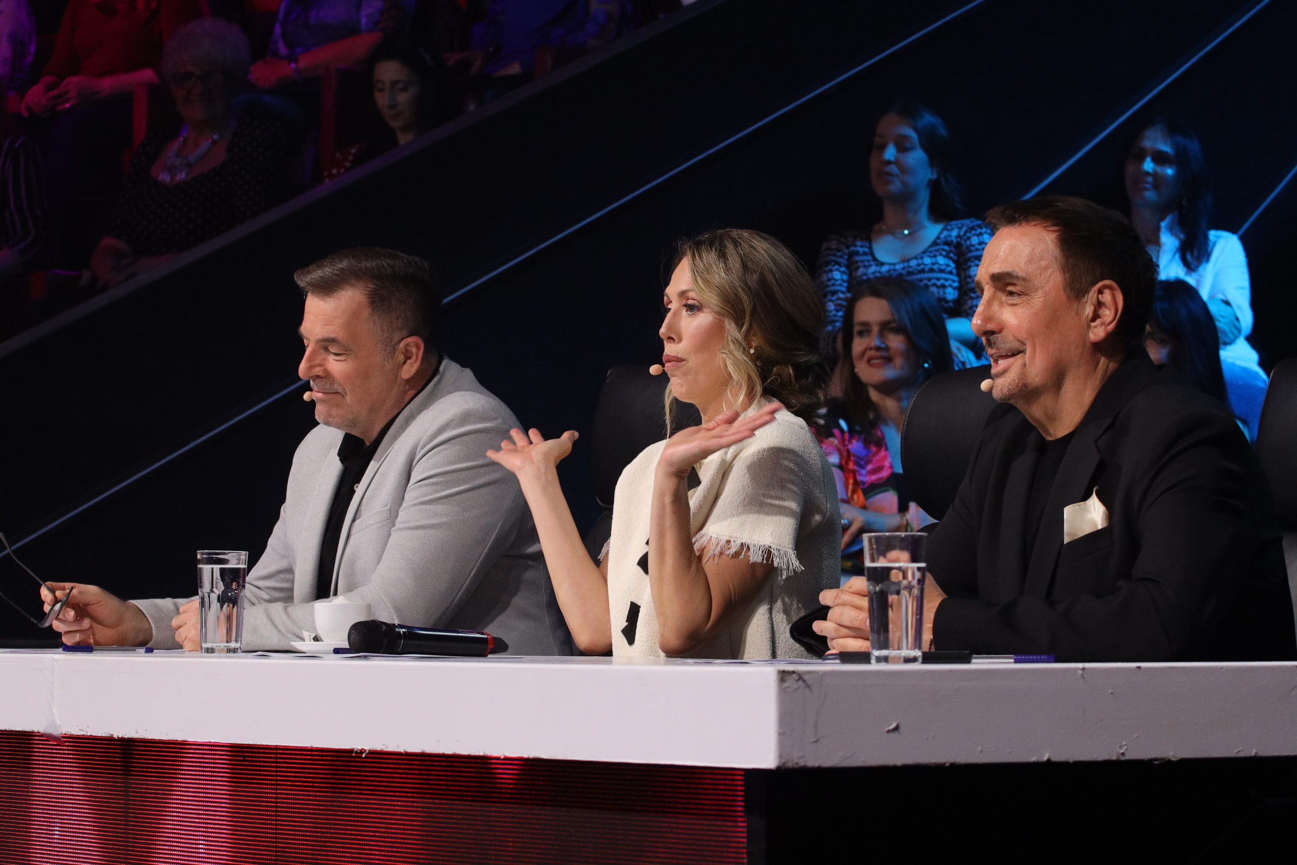 Mama peva, sin savetuje, Nena Kostić priznala: ''Nisam završila školu kao on, ovo mi je Bog dao'' (VIDEO) 6 0A0A0356