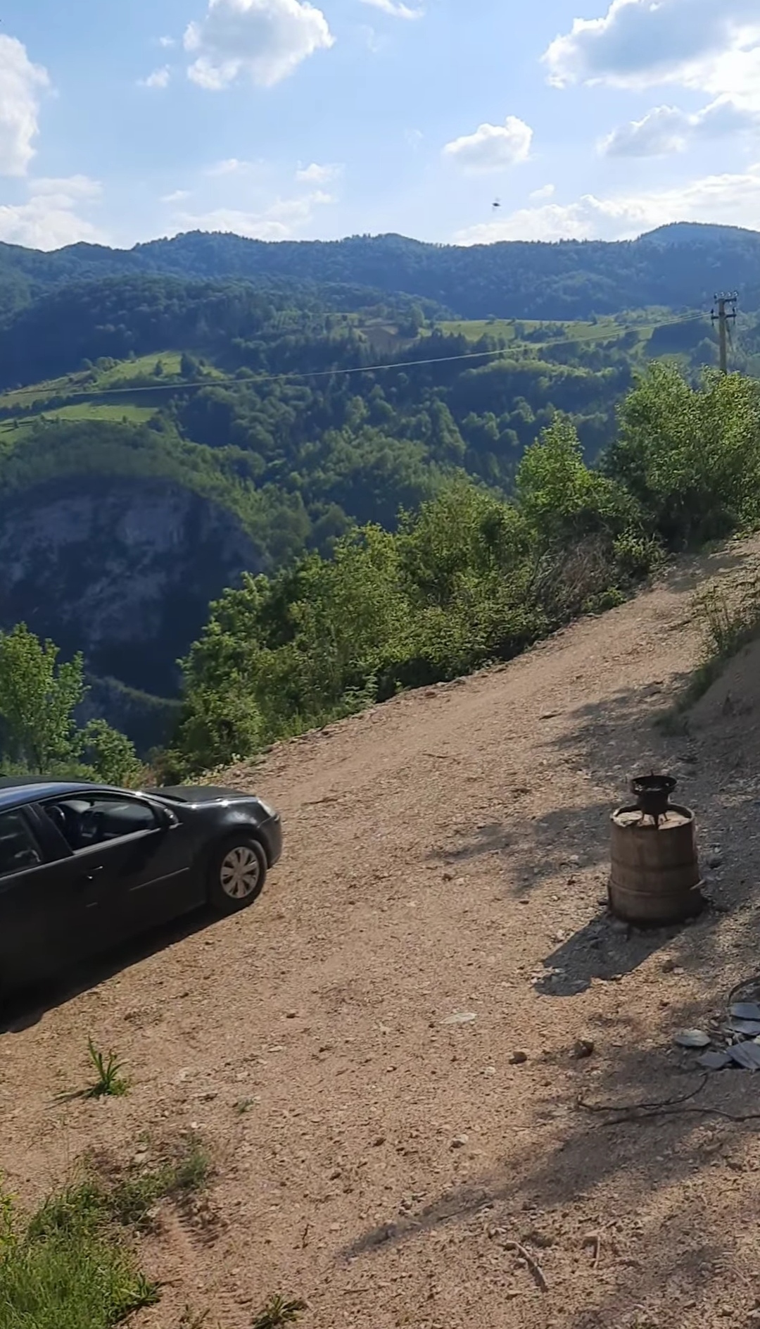 Era Ojdanić pokazao selo svog detinjstva, pogled sa terase ostavlja bez daha 7 Era Ojdanic 2