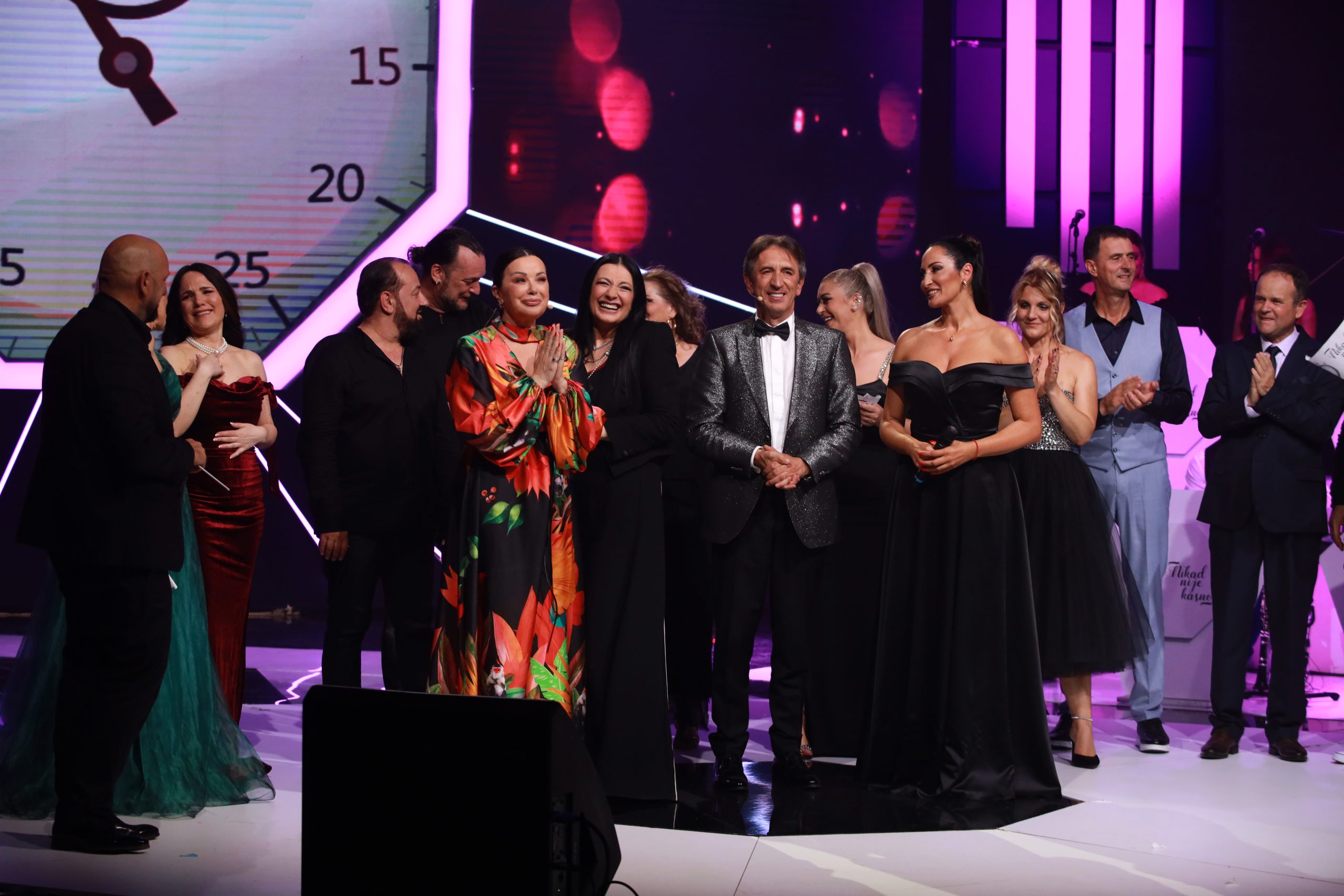 KALIOPI I LJUBICA VRANJES SA FINALISTIMA FINALE NNK 23062024 FOTO MUNJA ok 8