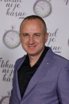 Kire Naunovski je ovu pesmu posvetio supruzi, svi zatečeni tekstom 4 KIRE NAUNOVSKI 45 GOD. SVETI NIKOLA 3