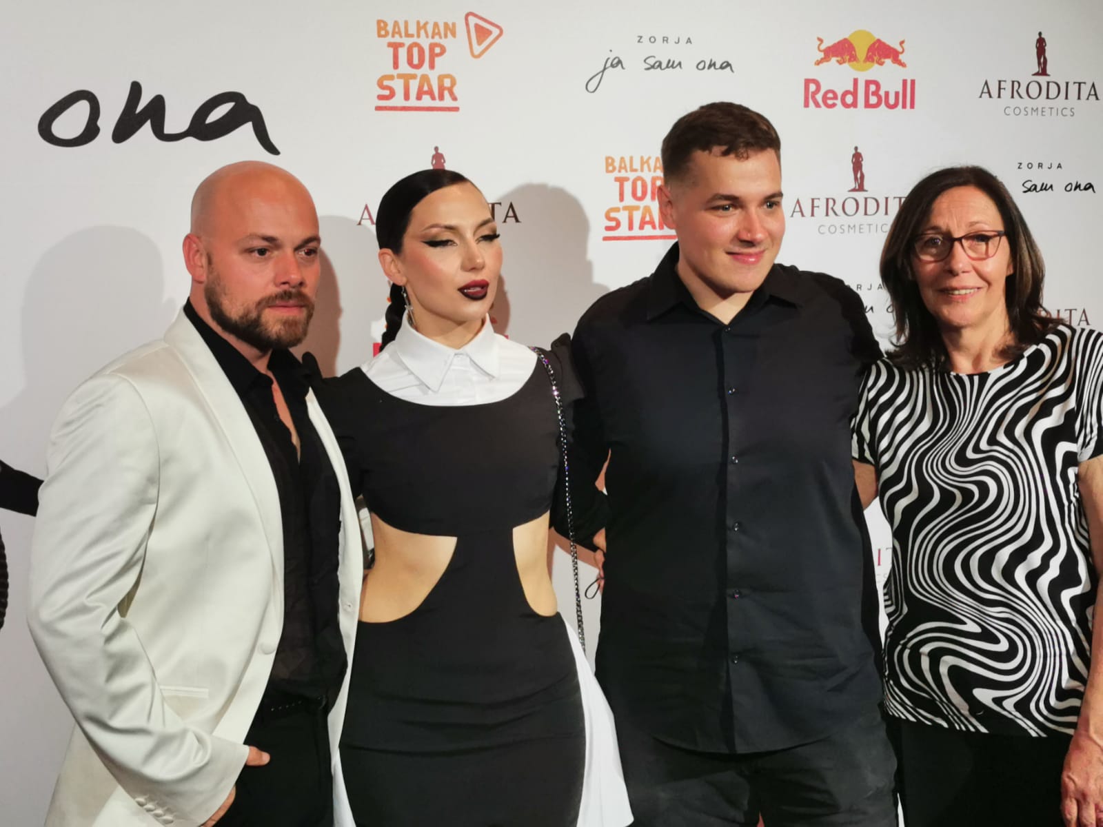 Zorja Pajić se rasplakala na promociji prvog albuma: Pevačicu savladale emocije VIDEO 7 WhatsApp Image 2025 06 03 at 19.39.36