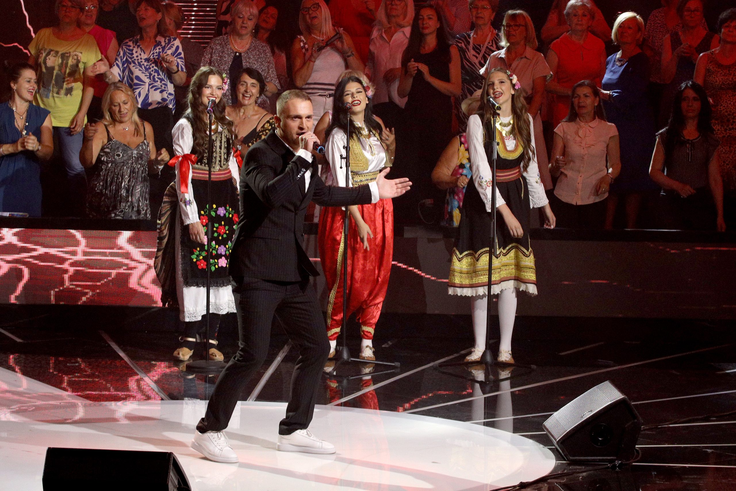 Zvezde Granda uživo: 5 država se takmiči, ko će biti pobednik? 44 ZELJKO DJUKANOVIC ZG FINALE 6 ok