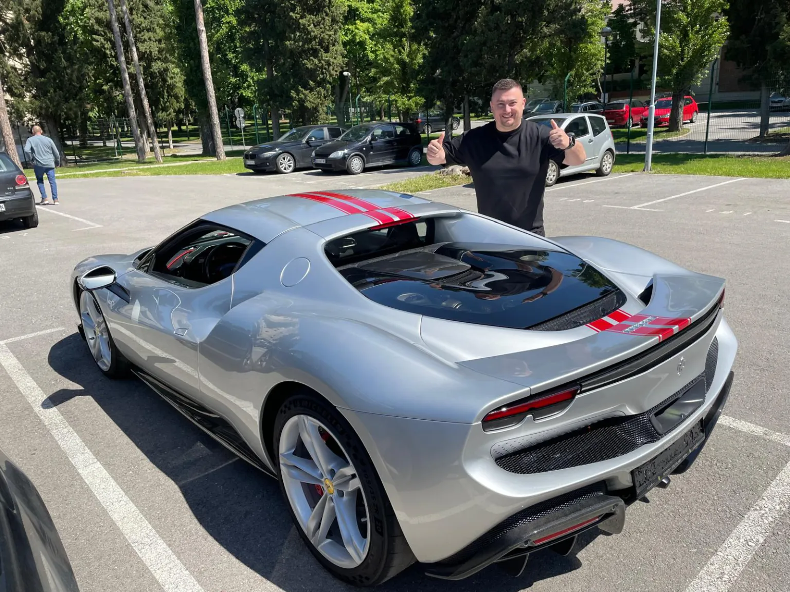 Saša Popović kumovao zvezdi Granda, jedno za života nisu stigli da urade: "Sve je čekalo njega, nismo uspeli" 7 zoran ferari