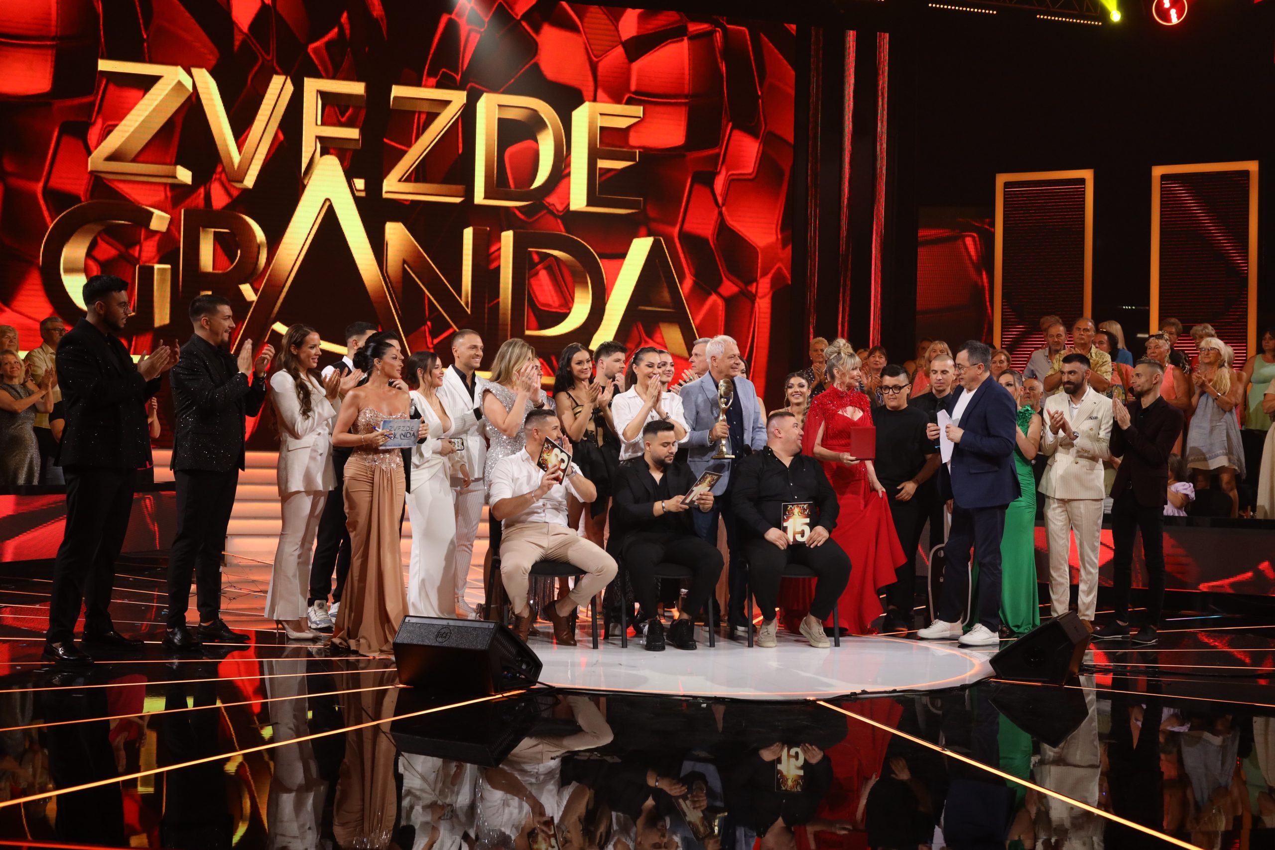 Modni kreator izneo sud o stajlinzima u finalu „Zvezda Granda“: Ko je briljirao, a ko nije prošao test 5 0A0A0500 2