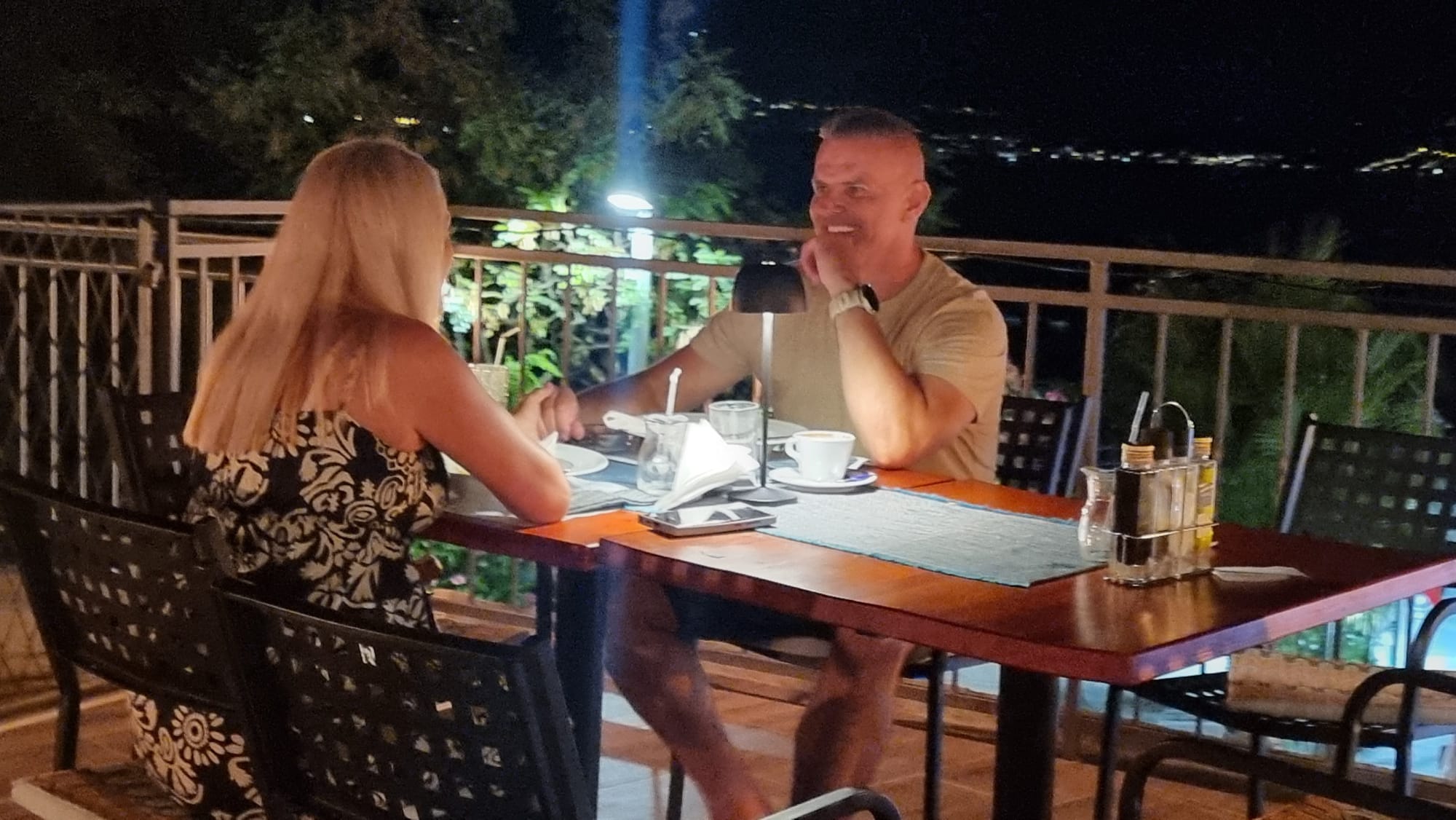 PAPARAZZO: Dejan Drašković na romantičnoj večeri sa suprugom na crnogorskom primorju (VIDEO) 5 IMG 20250721 WA0001 1