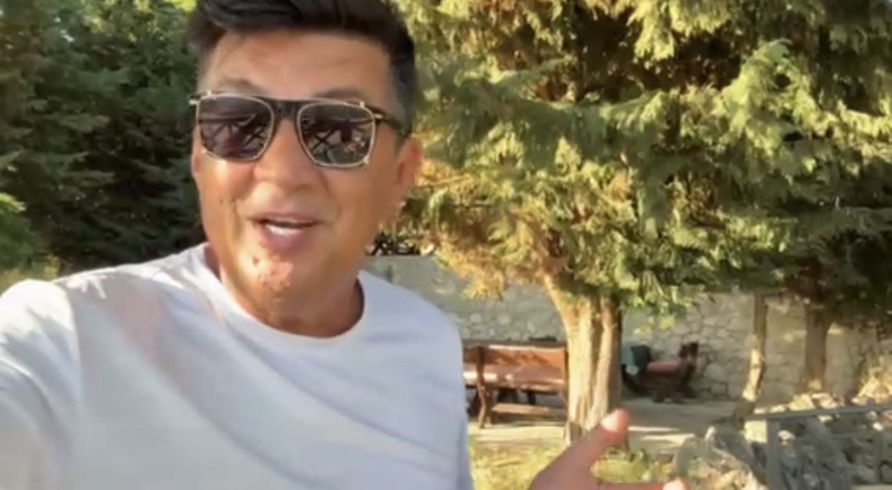 Zoran Pejić Peja uživa u Crnoj Gori: Večera uz školjke, vožnja gliserom i žurka pored bazena VIDEO 7 IMG 8039 1