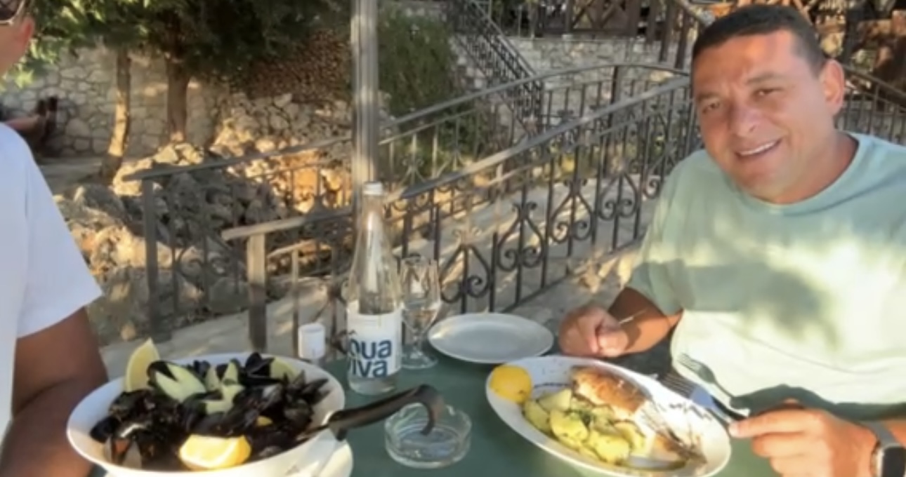 Zoran Pejić Peja uživa u Crnoj Gori: Večera uz školjke, vožnja gliserom i žurka pored bazena VIDEO 6 IMG 8050
