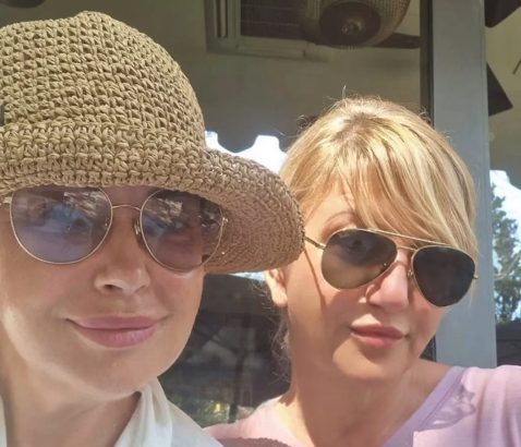 Dragana Katić i Vesna Milanović na plaži: Pogledajte kako se voditeljke provode u Crnoj Gori FOTO 5 Screenshot 2025 07 24 140740 e1753358918341