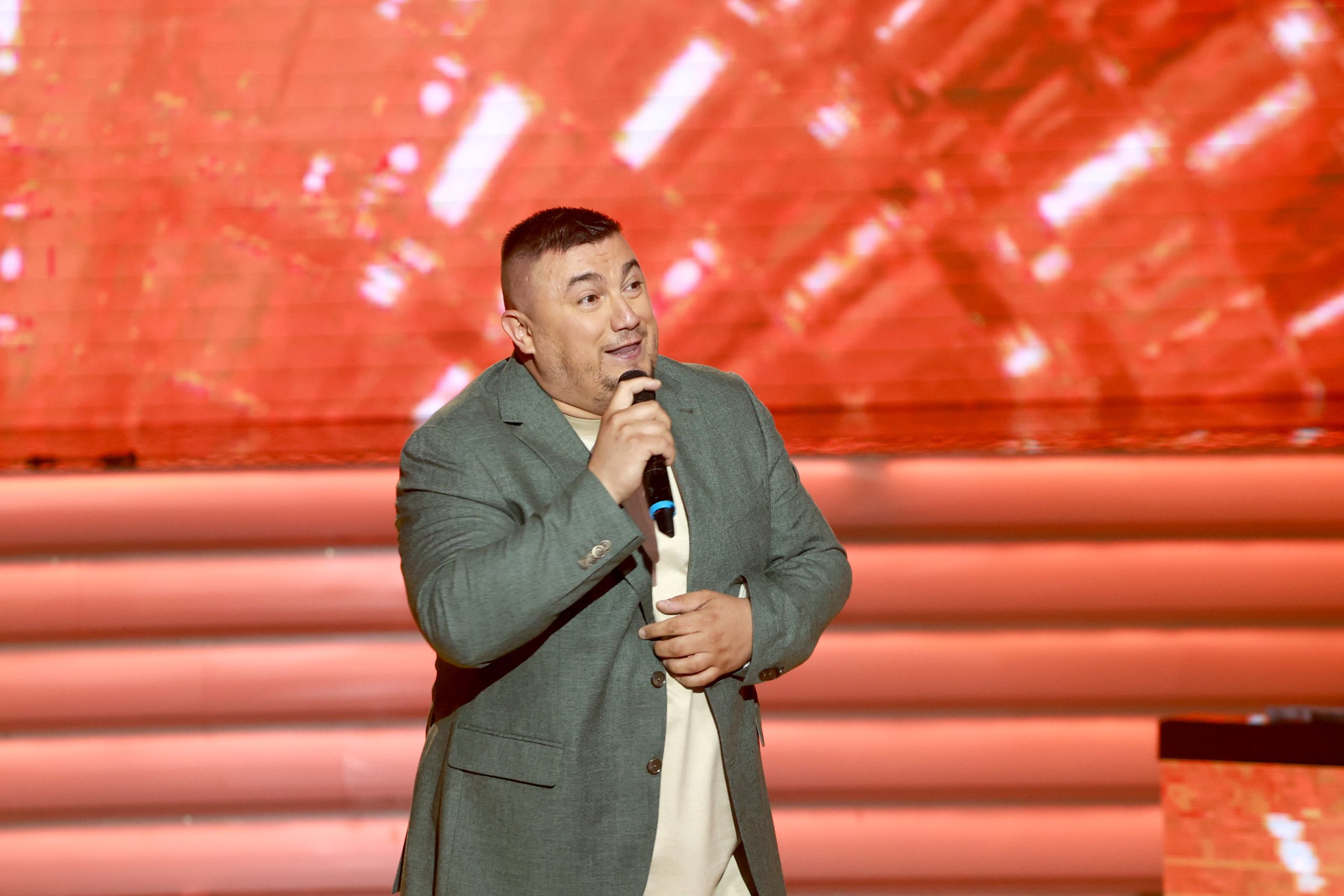 Ferrari na letovanju, svi se pitaju kako je došao: Evo gde odmara Zoran Ružić iz "Zvezda Granda" VIDEO 9 ZORAN RUZIC FERARI ZG FINALE 4 ok