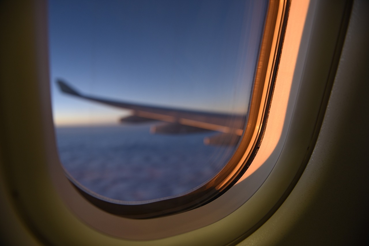 airplane 2594476 1280