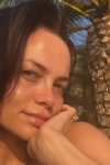 Milica Pavlović na plaži bez šminke: Preplanulo telo, a jedan detalj je svima zapao za oko FOTO 2 image 4 15 e1753110697237