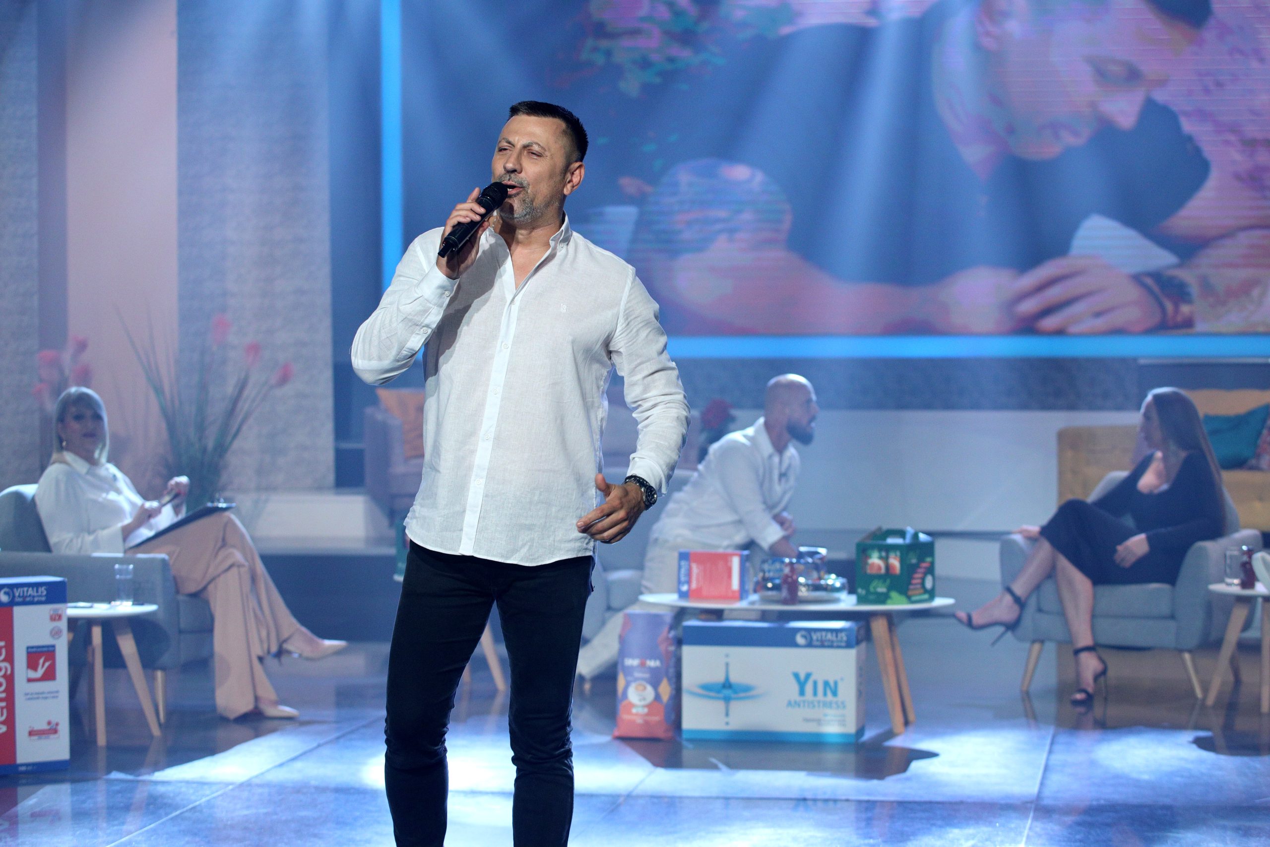 "Mala, kad počinjemo da se zabavljamo?": Pevač otkrio kako Crnogorci muvaju (VIDEO) 6 SLAVEN ZGS SNIMANJE 18062025 FOTO MUNJA 24 ok