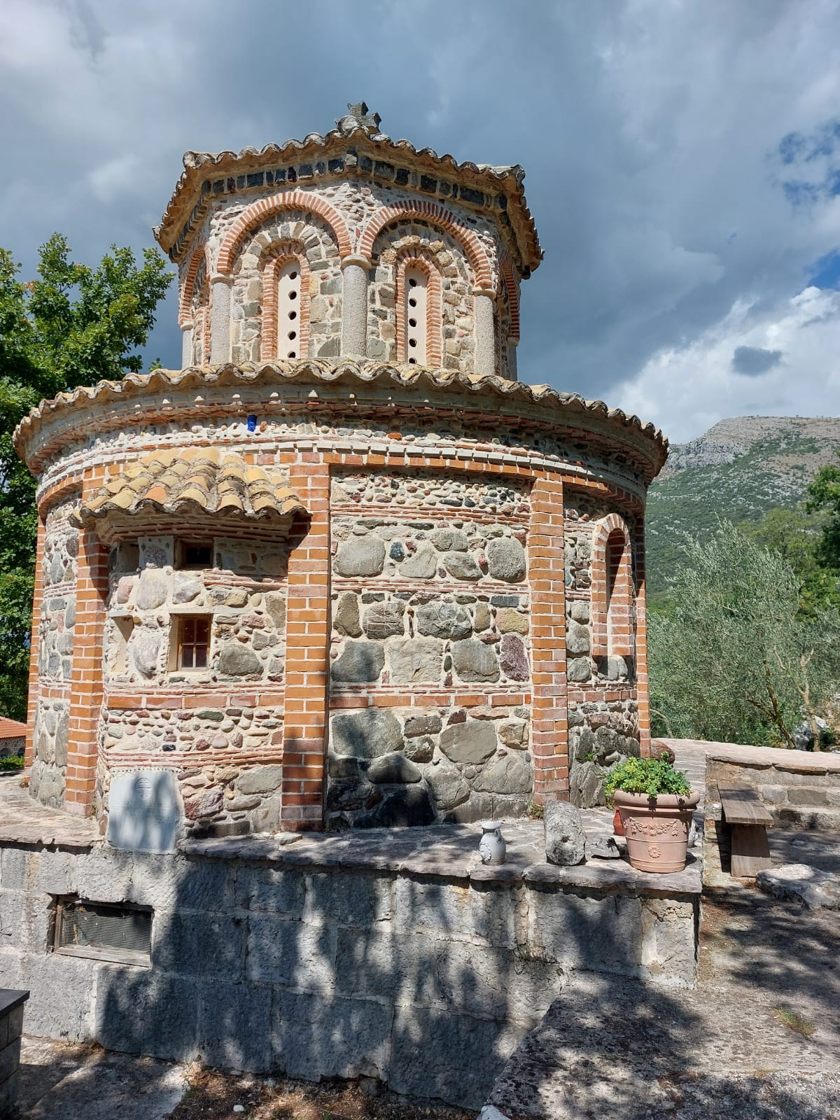 Danas je Mitrovdan, ovo su običaji i narodna verovanja 6 crkva foto tara 2