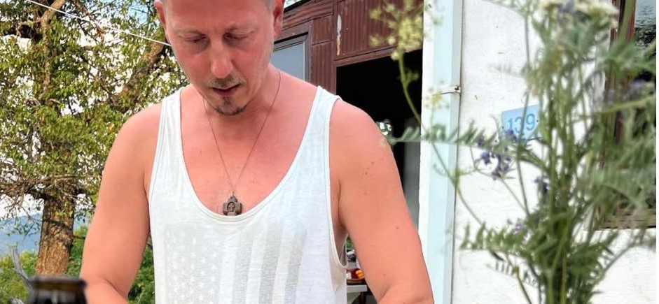 Porodična idila na selu: Zvezda muzičke scene otkrio gde puni baterije 7 dinca 2
