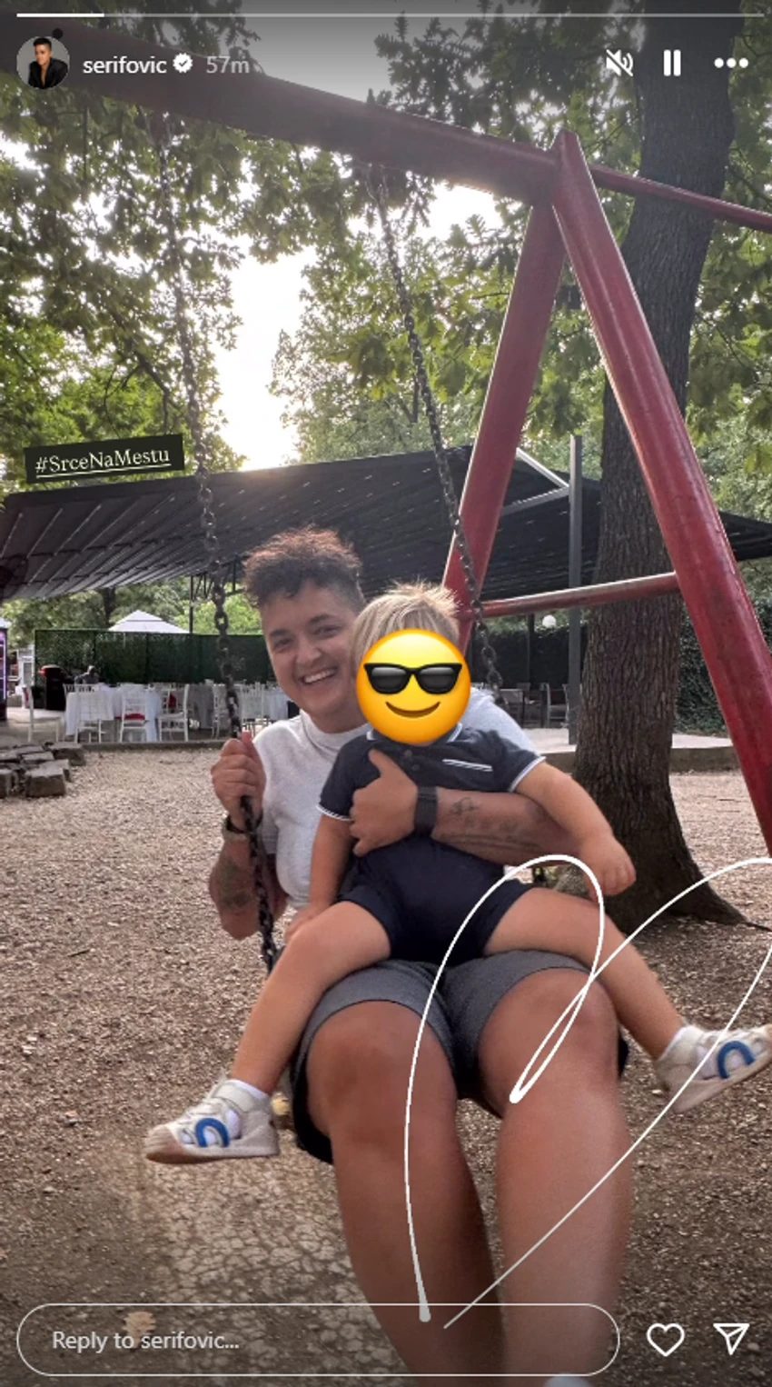 Dirljiv trenutak: Marija Šerifović sa sinom na ljuljašci, svi gledaju koliko je Mario porastao FOTO 6 image 25