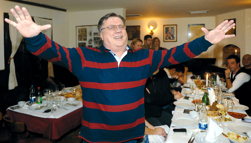 Poznati pevač posetio Halida Bešlića: "Mentalno je jak" 5 HALID BESLIC FOTO MUNJA 9 ok