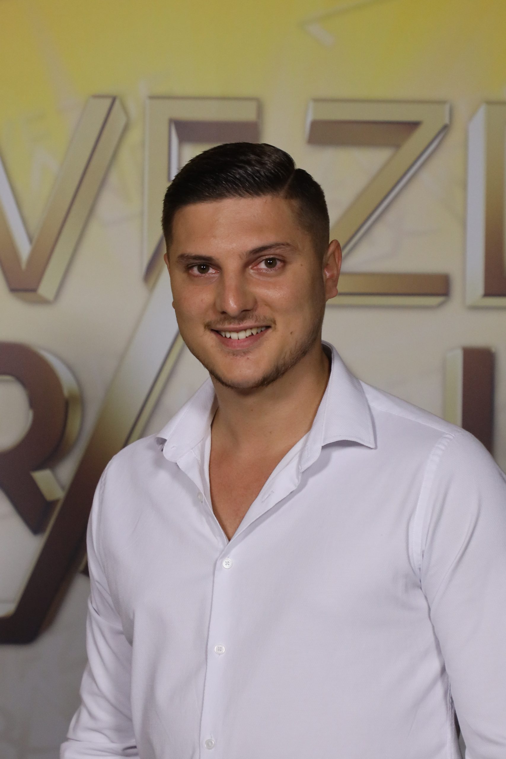 Mensur Abdijanović 2 MENSUR ABDIJANOVIC 25 GOD. BIHAC BIH 13