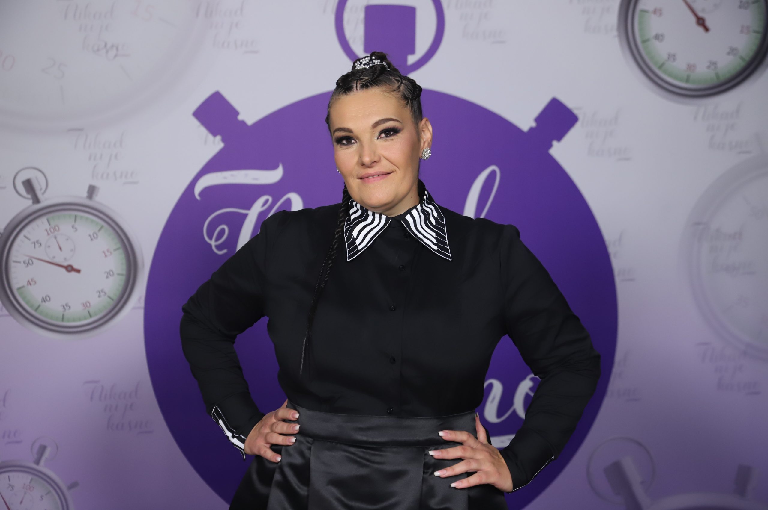 Emocije, talenat i snovi: Ovih 6 takmičara ne smete propustiti večeras u emisiji "Nikad nije kasno" 11 SLAVKA FRANCUSKI MIKA 49 GOD. KIKINDA 16 2