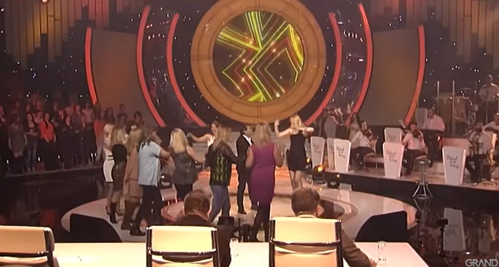 Prošlo je 8 godina, a publika i dalje reaguje- najkomentarisaniji nastup u "Nikad nije kasno" VIDEO 5 Screenshot 2025 09 09 113637