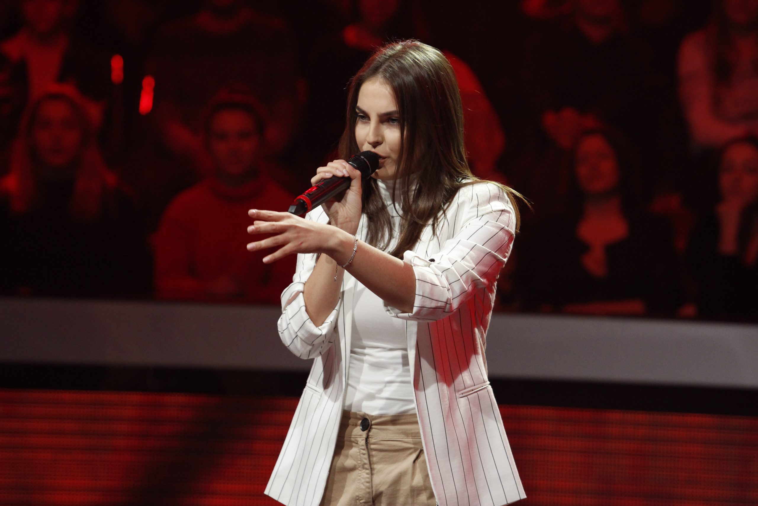 Ovo je najgledaniji nastup Džejle Ramović u Zvezdama Granda: Majka plakala kao kiša, žiri se preznojavao VIDEO 5 dzejla ramovic