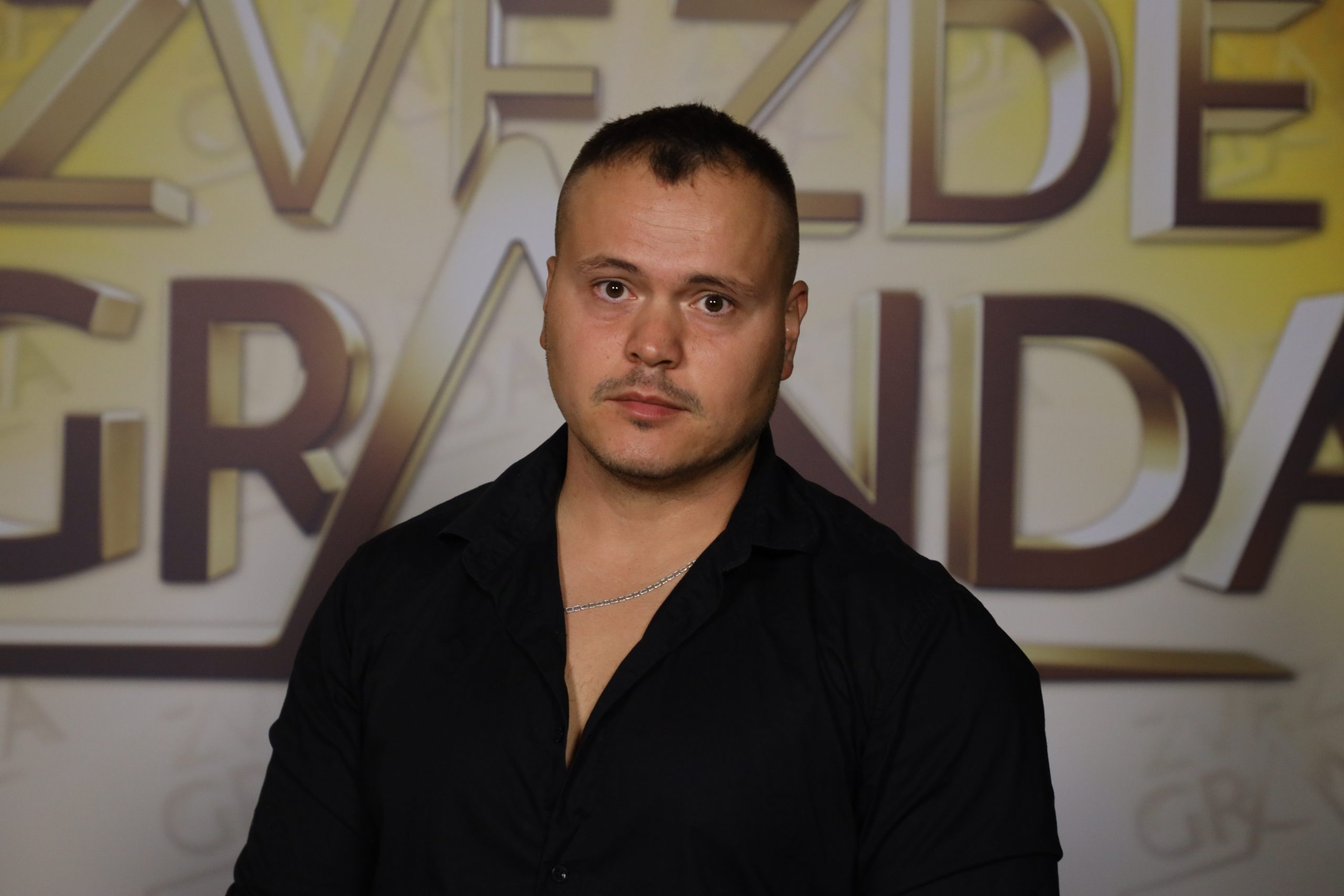 Danijela Dožića na prevaru prijavili u Zvezde Granda, ostao u šoku kada je dobio poziv od produkcije VIDEO 6 DANIJEL DOZIC 35 GOD. PODGORICA CG 2 1