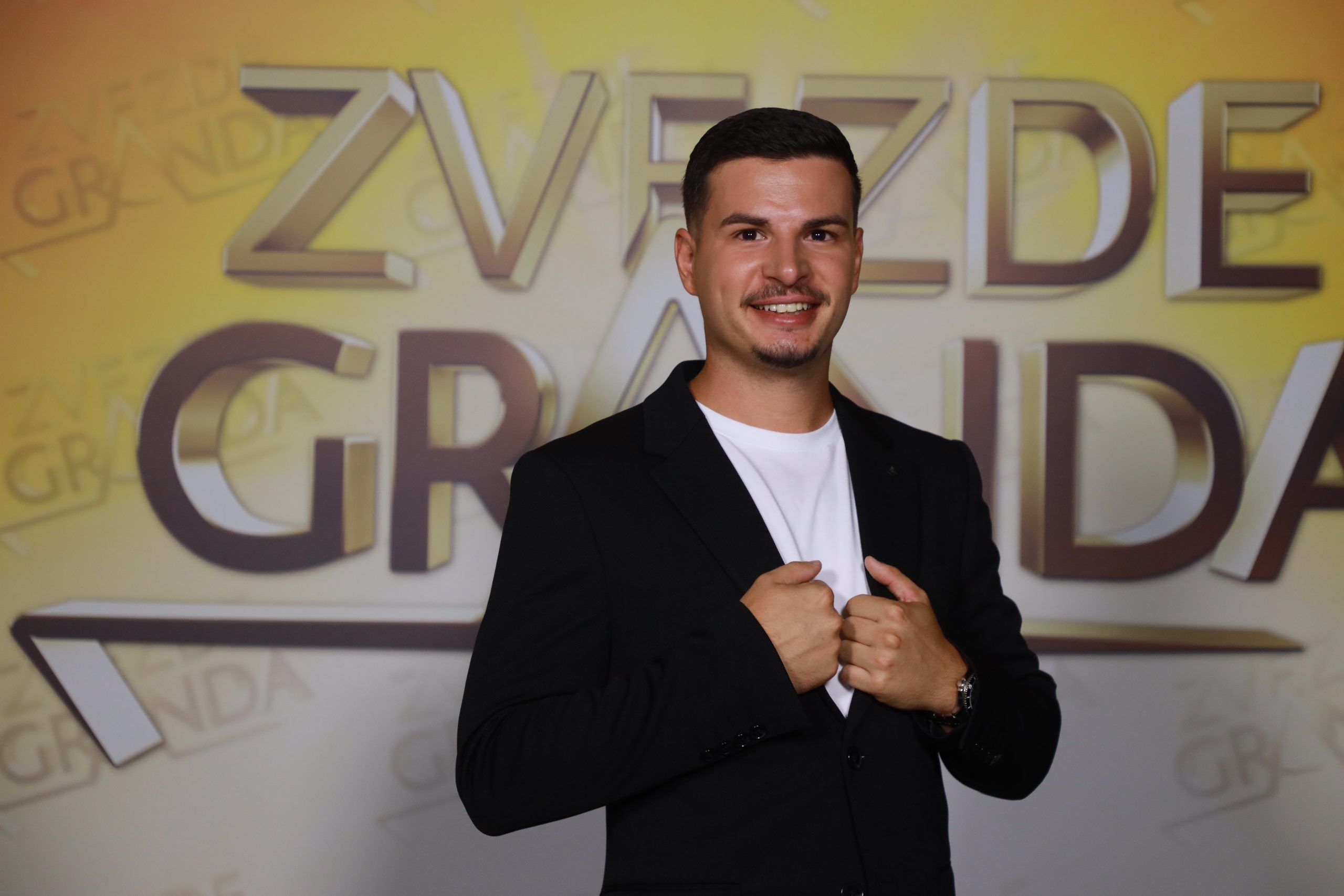 DEJAN SIMEUNOVIC 25 GOD. BIJELJINA RS 12