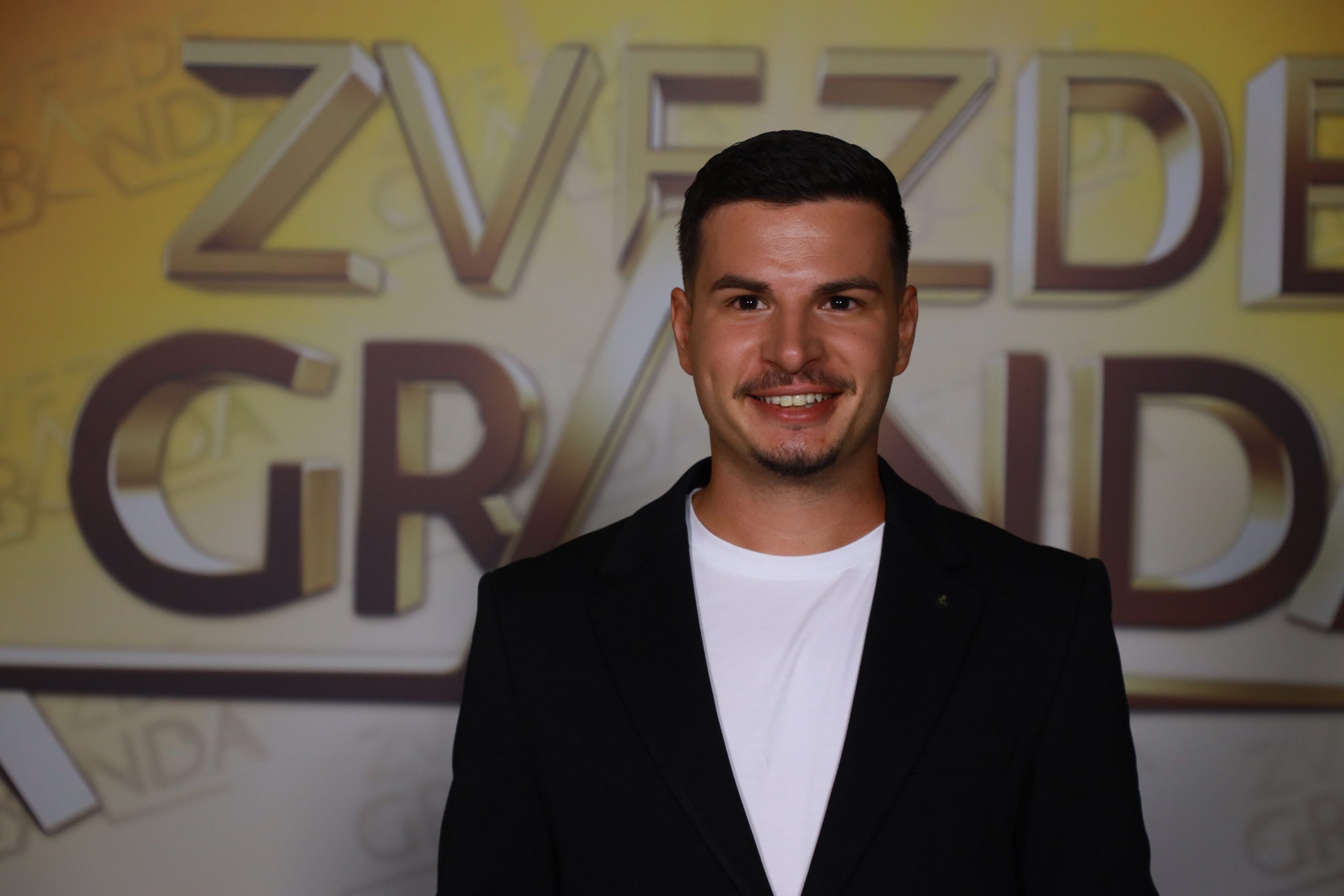 DEJAN SIMEUNOVIC 25 GOD. BIJELJINA RS 4