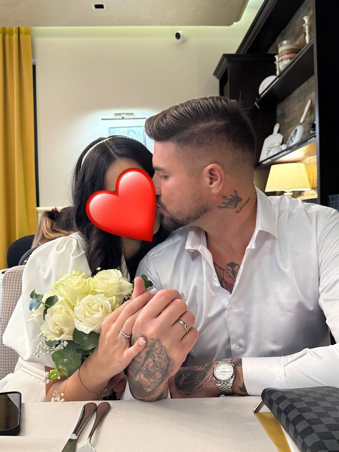 Poznati pevač se tajno oženio, mladu u naručju izneo iz sale FOTO 5 mc stojan 2