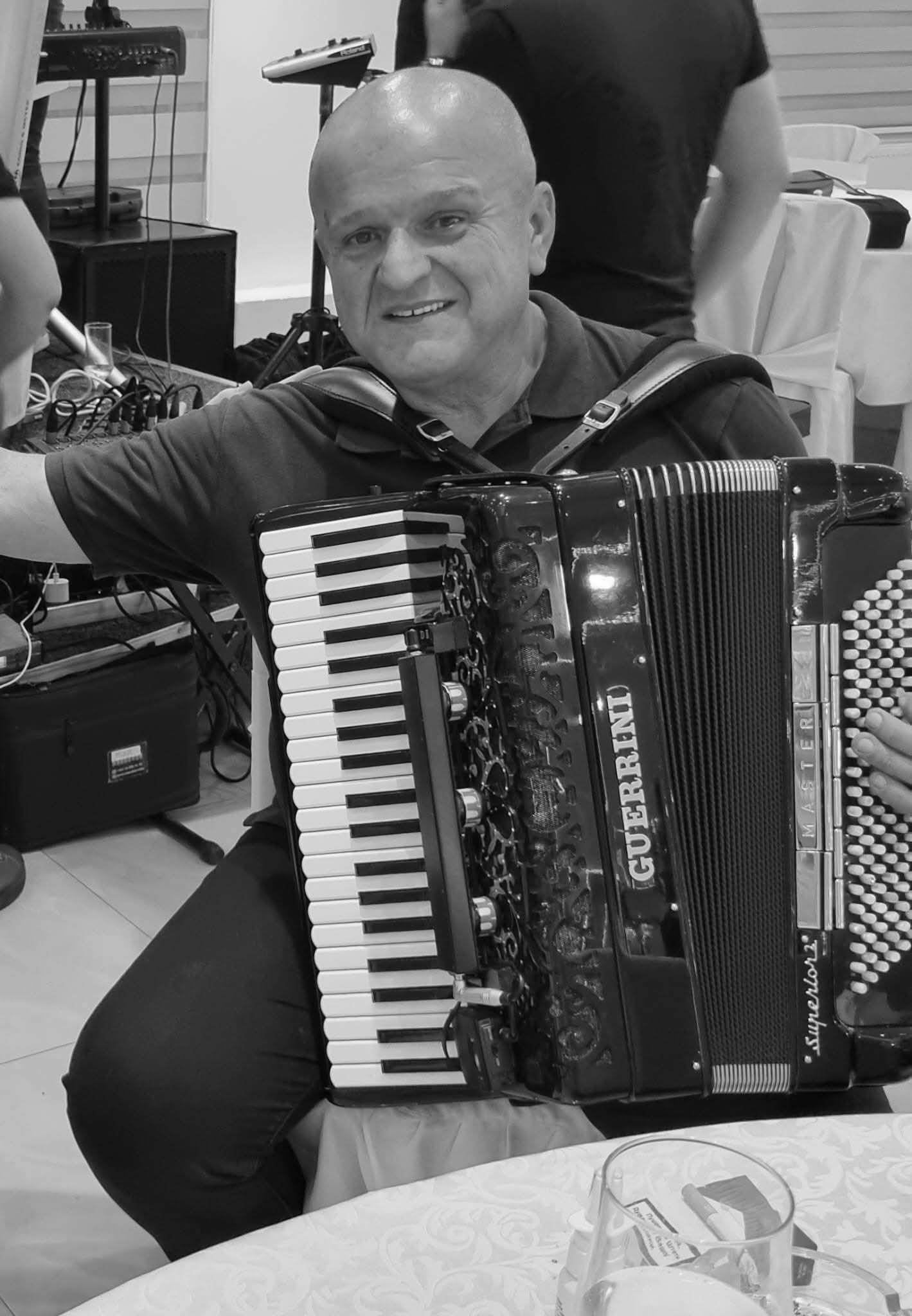 Preminuo naš poznati muzičar (54), estrada u suzama 5 nesa ilic