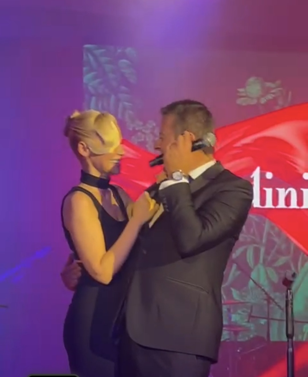 Šuškalo se da su bili u vezi: Nataša Bekvalac i Vlado Georgiev oči u oči posle 20 godina, pogledajte kako su se pozdravili (VIDEO) 5 Screenshot 20251107 084718 Gallery