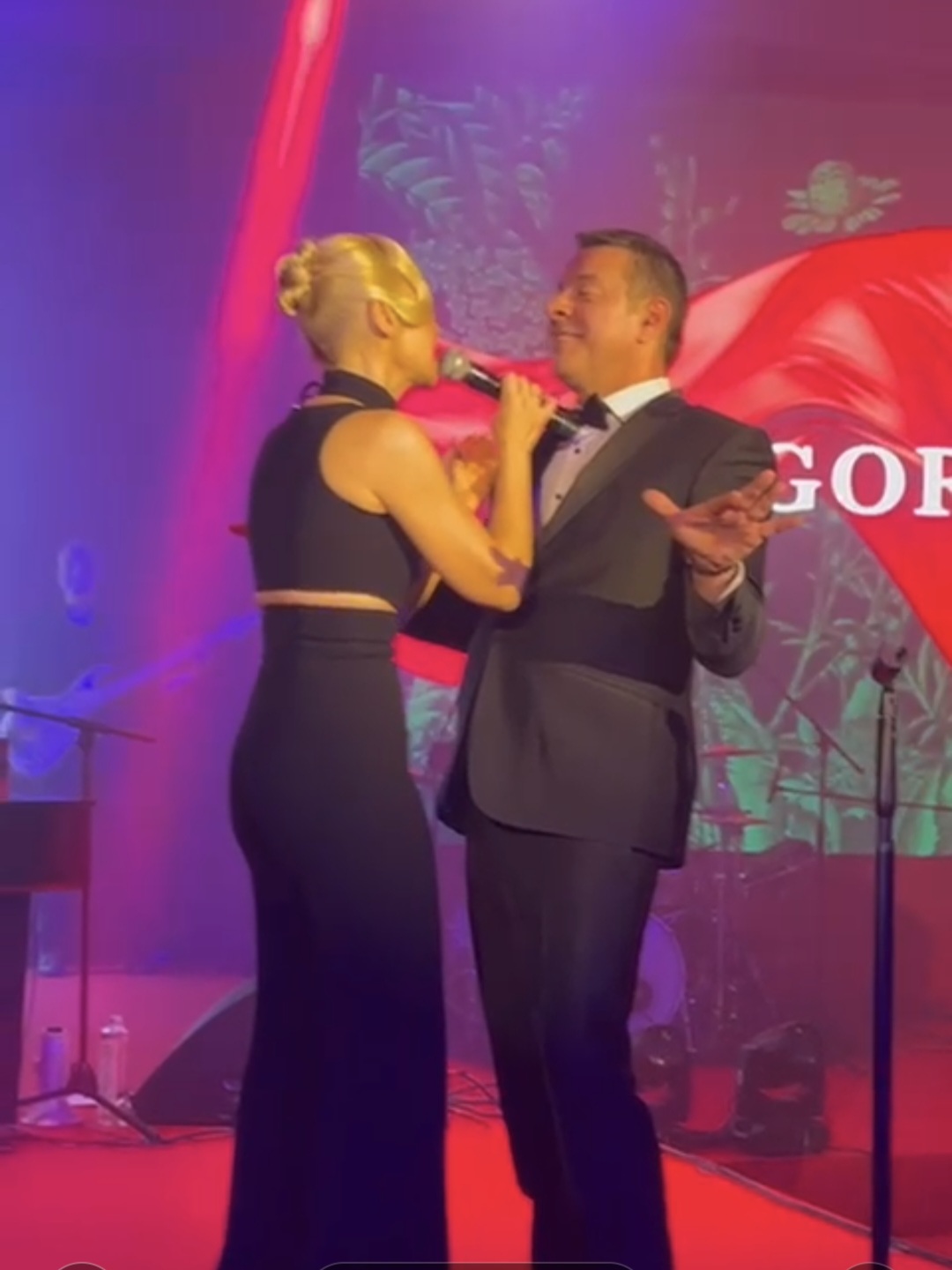 Šuškalo se da su bili u vezi: Nataša Bekvalac i Vlado Georgiev oči u oči posle 20 godina, pogledajte kako su se pozdravili (VIDEO) 7 Screenshot 20251107 084726 Gallery