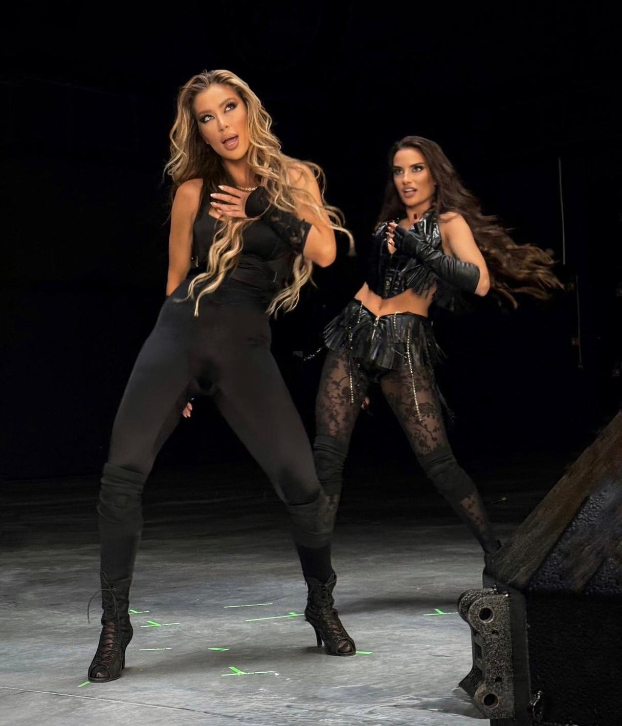 Ludilo na snimanju spota za Teinu i Barbarinu duetsku pesmu: Pevačice prijateljstvo pretočile u saradnju, a ovi kadrovi ostavljaju bez daha FOTO 7 f1167f3c 133e 4bb2 917a 9dc3efdb8824