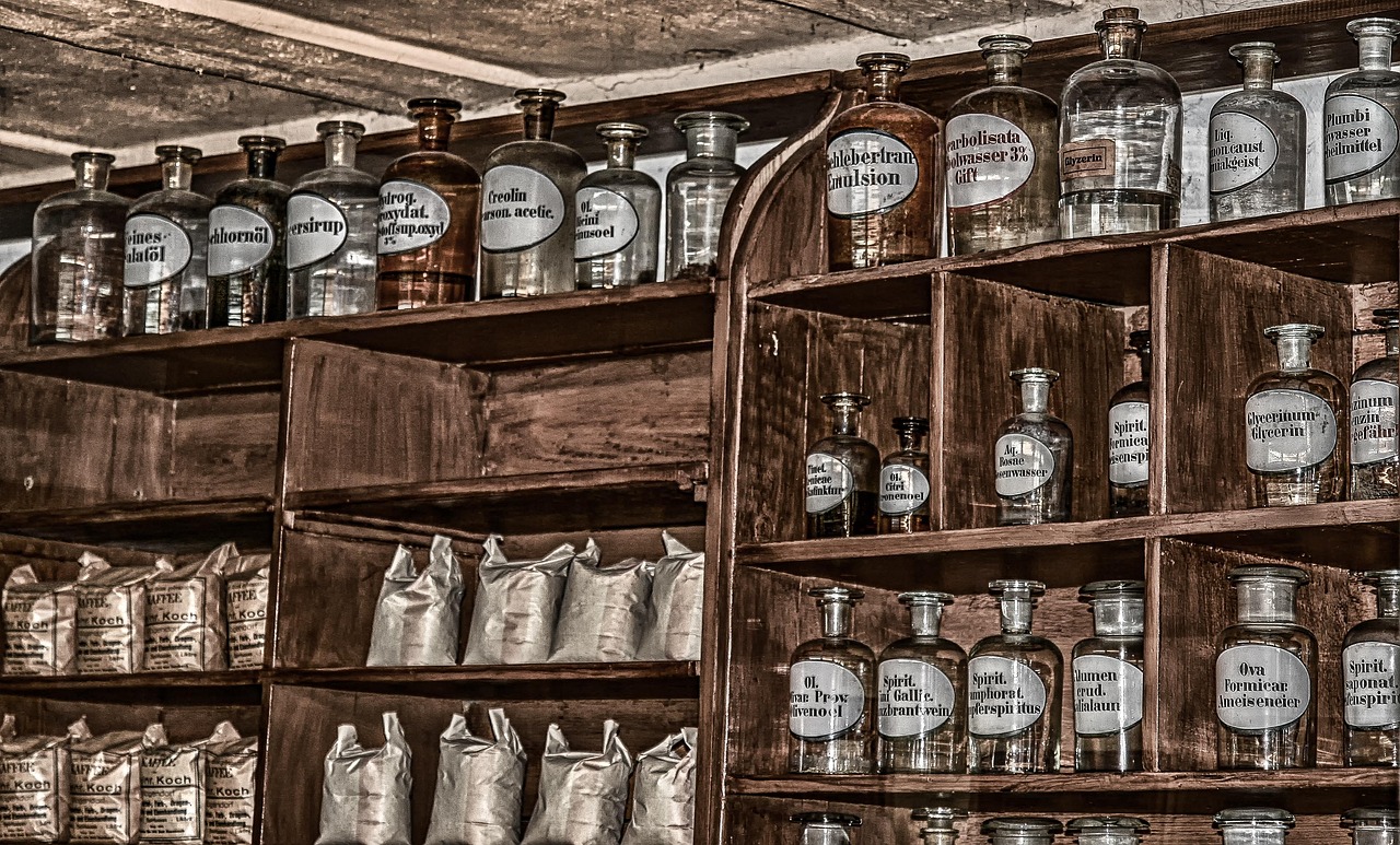 pharmacy 3377670 1280